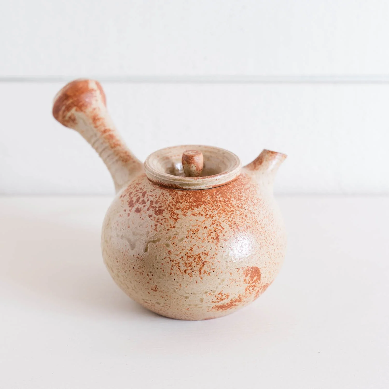 Vue de dos, Kyusu théière japonaise, couverte de cendre Julien Bernier