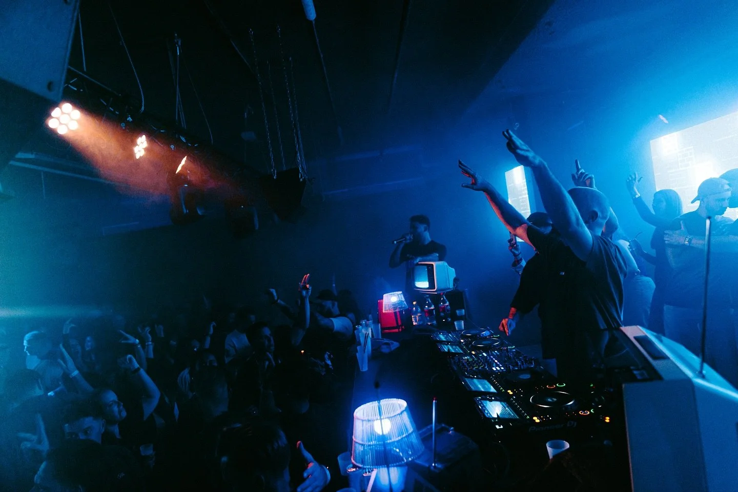 Wat een avond! Jullie waren geweldig 😍
Dank voor jullie energie, liefde en sfeer. Jullie hebben het gemaakt!
We nemen onze learnings mee en de volgende editie wordt n&oacute;g beter.
Tot snel 💙