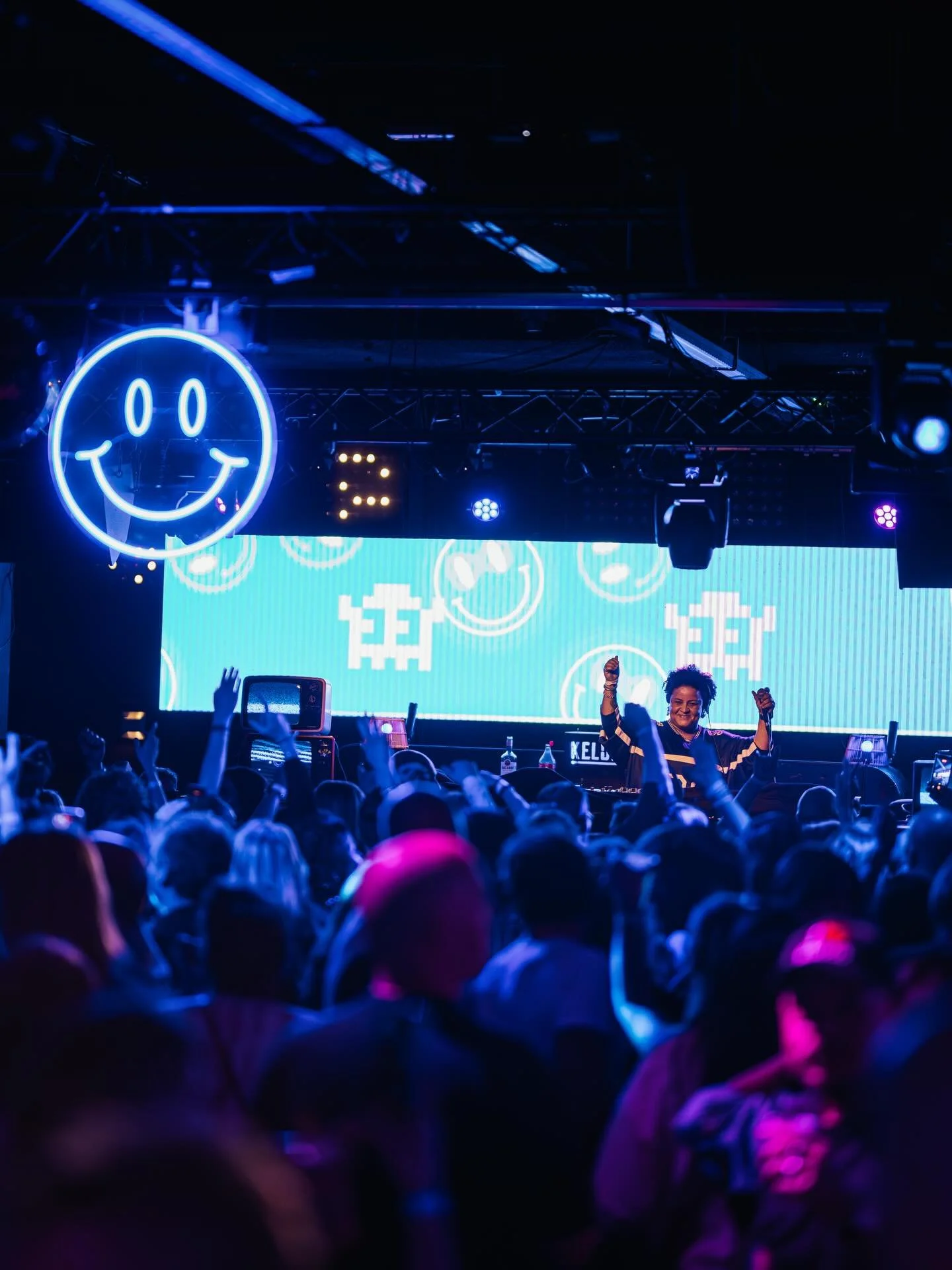 Wauw Kelderklup! Full house vanavond en we gaan door tot 2.00 uur! Laatste paar tickets nog aan de deur. Tot zo! 💙