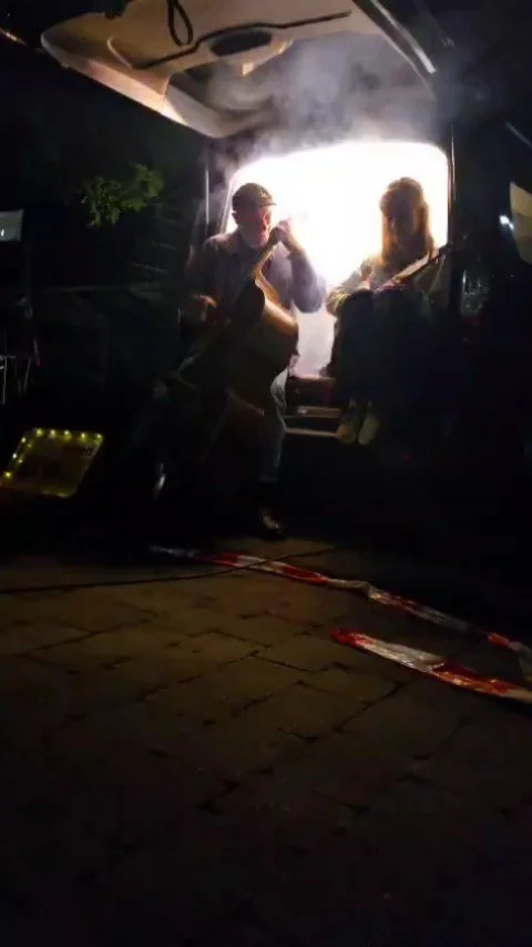 Orange Blossom Walking Act 2025 oder How to make the most out of a little smoke machine ☁️❤️ Danke an alle die uns geh&ouml;rt haben, wir hatten Spa&szlig;!
@obsfestival