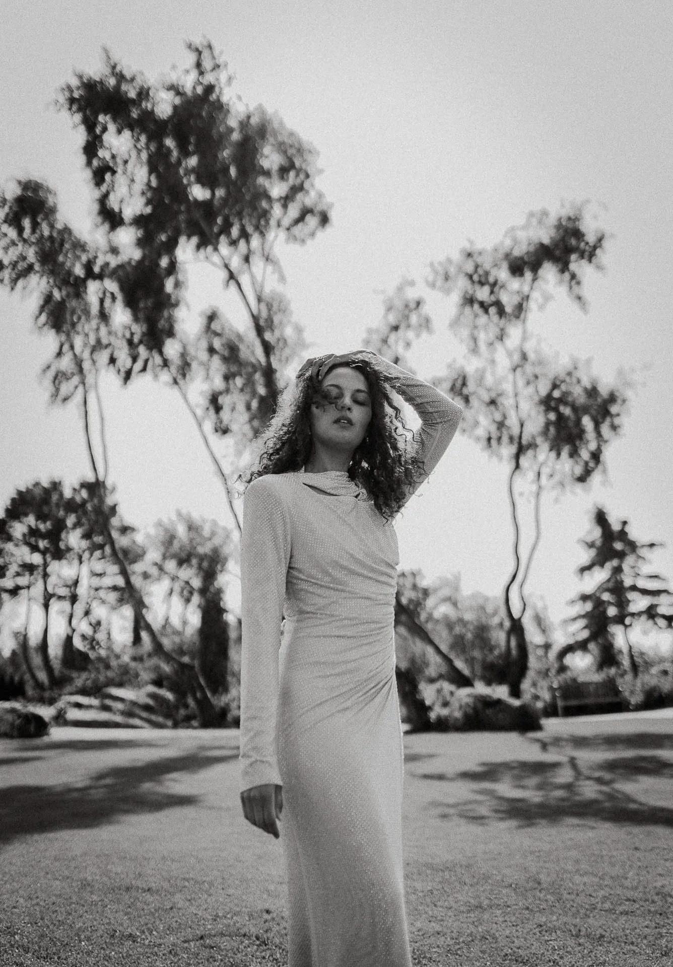 Bilder av modeller Anne Regine Ellingsæter, Vilde Vengnes, Camilla Waage og Ingrid Langdalen fra fotografering for Reli Fotograferingen foregikk på flor og fjære med natur og fargerike plagg