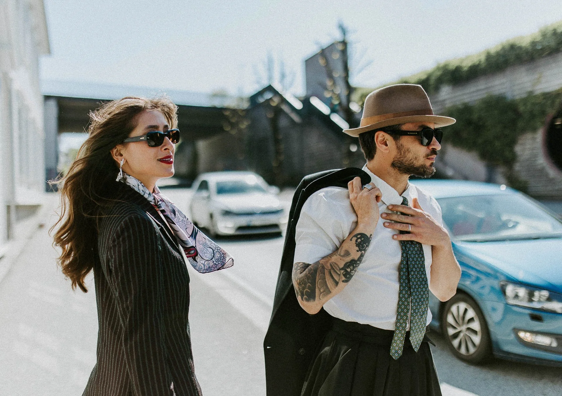 fashionshoot med modeller, en kvinne og en mann,  for paninaro vintage med stylist malin hovde tre ulike antrekk på hver av dem italiensk uttrykk 