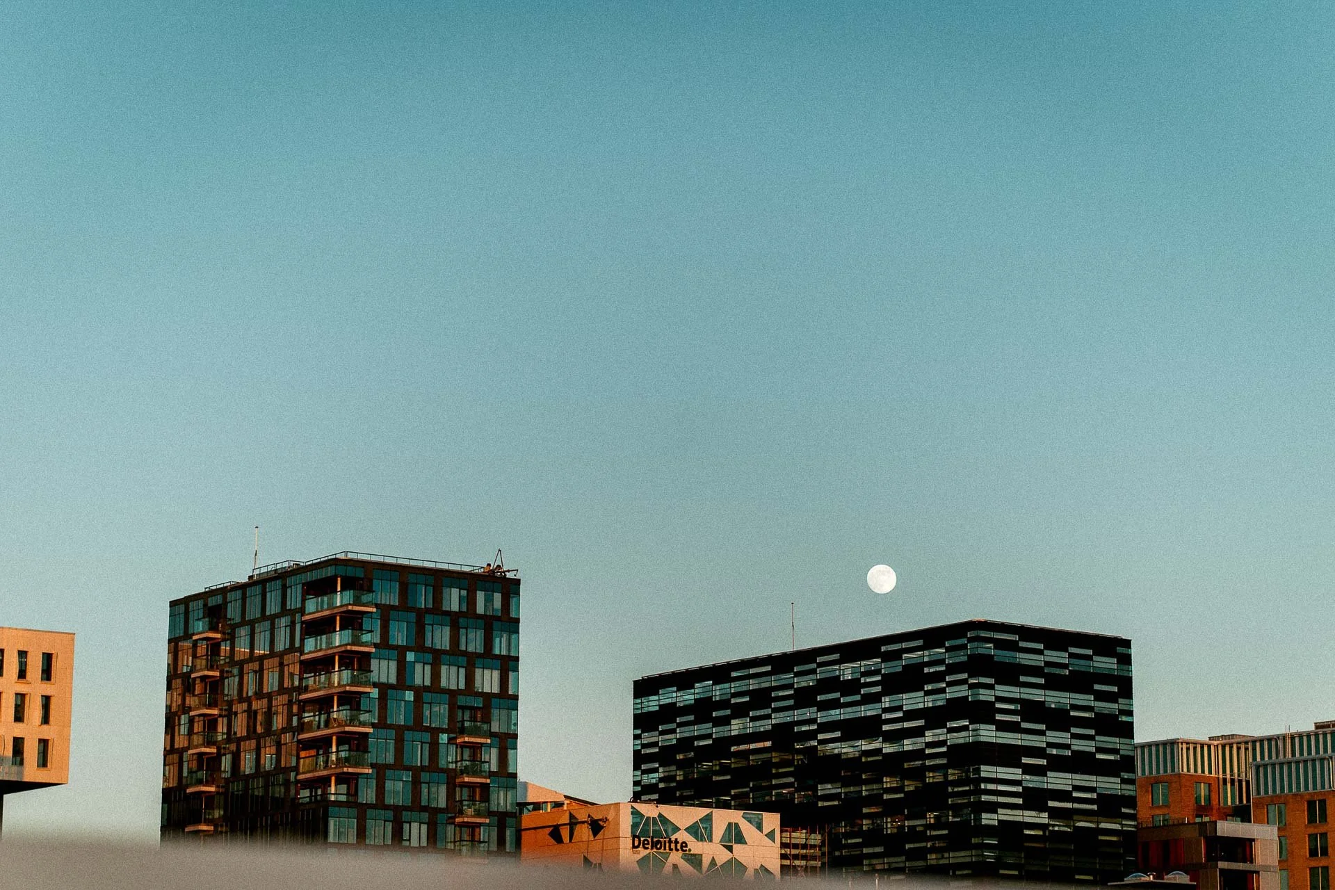 måne oversikt fotografering av mennesker til boken hva tror du på for Iman Meskini og Pullman publishing naturlig lys Oslo