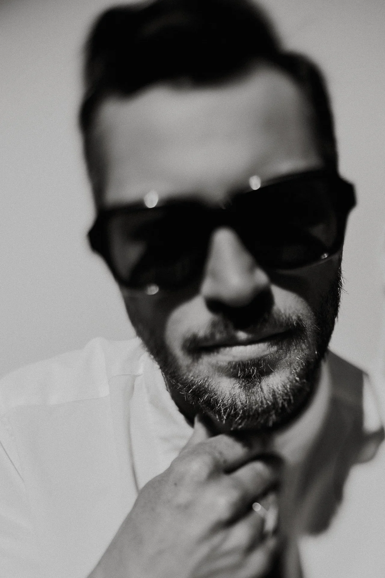 fashionshoot med modeller, en kvinne og en mann,  for paninaro vintage med stylist malin hovde tre ulike antrekk på hver av dem italiensk uttrykk 