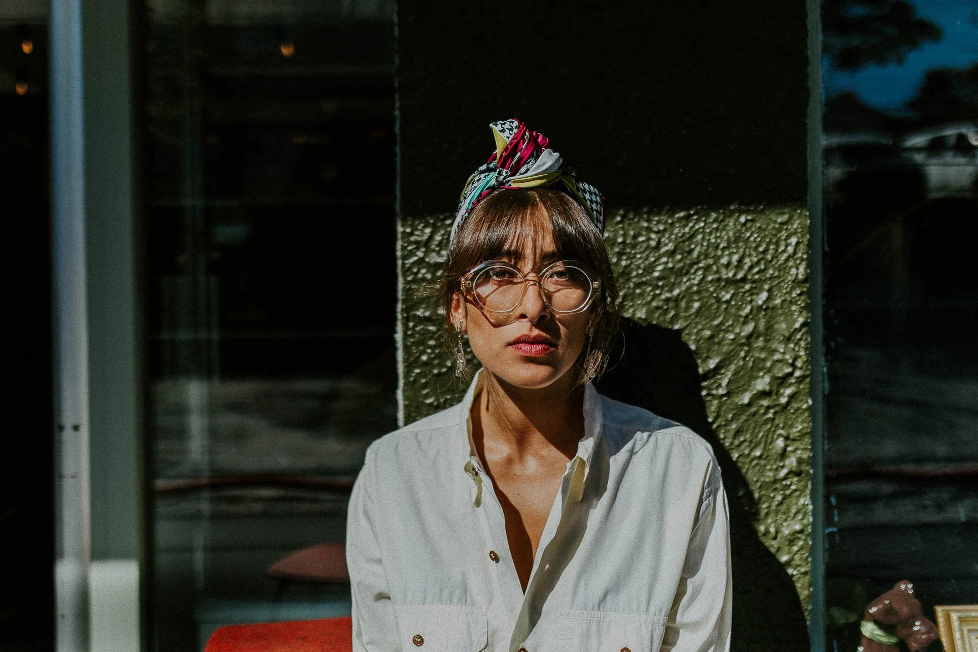 fashionshoot med modeller, en kvinne og en mann,  for paninaro vintage med stylist malin hovde tre ulike antrekk på hver av dem italiensk uttrykk 