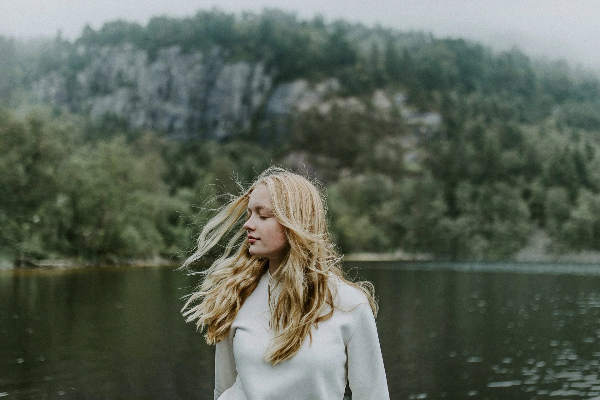 Bilder av modeller, junior, fra fotografering for Skogstad Junior tatt ved Preikestolen Basecamp
