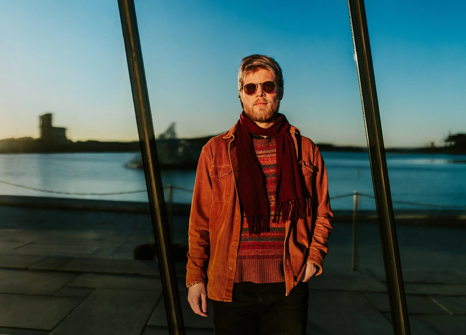 portrett av Padmmayoda Nils Lundgren  Fotografering av mennesker til bokprosjekt for Iman Meskini, utgitt på Pullman Publishing. Portrettene er fotografert i naturlig lys i Oslo. Operaen