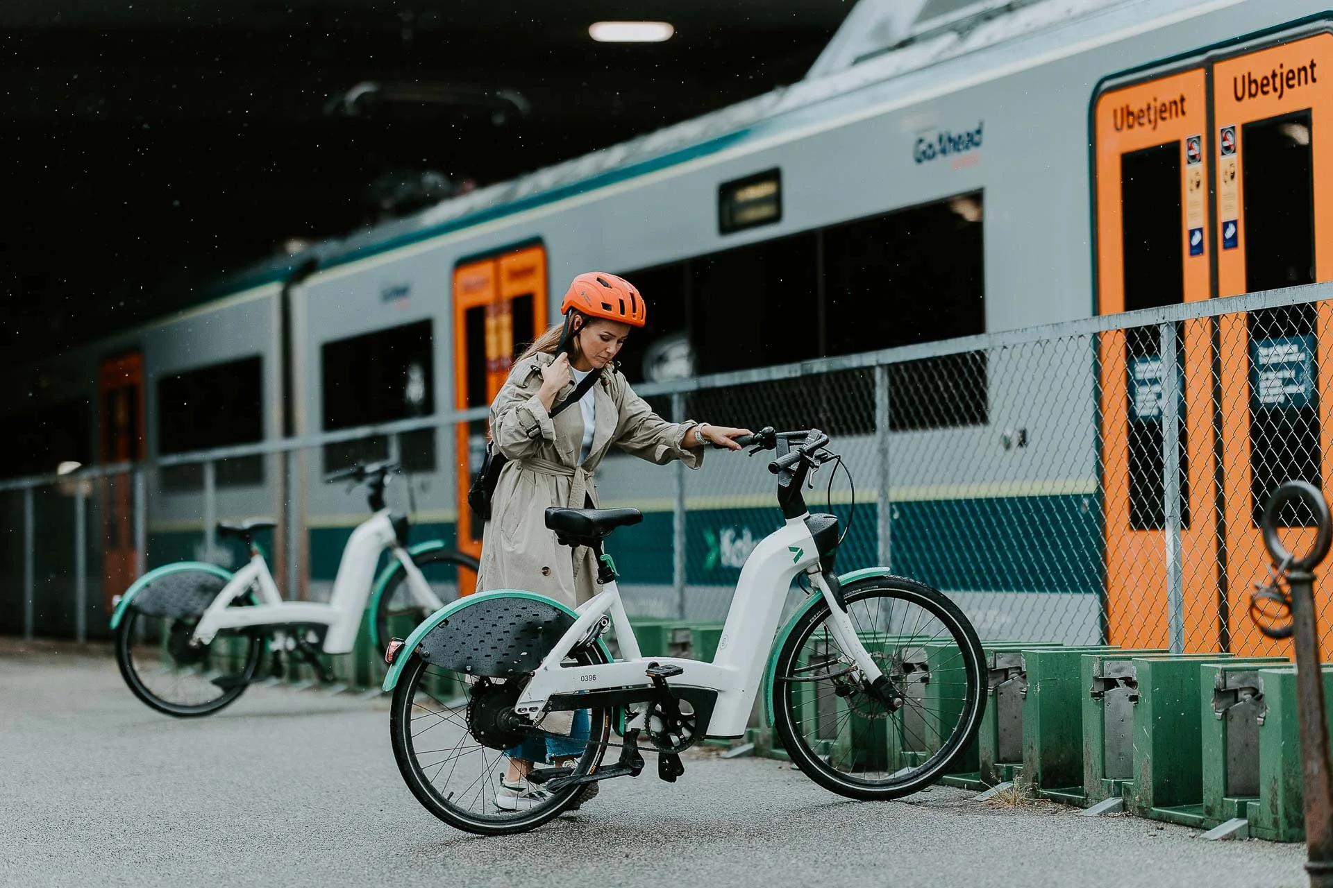 Bilder av modeller fra fotografering for Kolumbus natrulig lys og situasjonsbilder til bruk i større kampanje