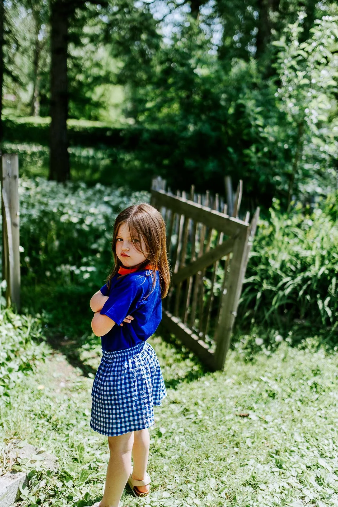 fargerikebilder av barn i lek til fæbrik sin bok fæbrik kids tatt utendørs på geitmyra matkultursenter. forfattere Jenny Skavlan, Ingrid Bergtun, Mari Norden og Ingrid Vik Lysne forlag Pullman publishing