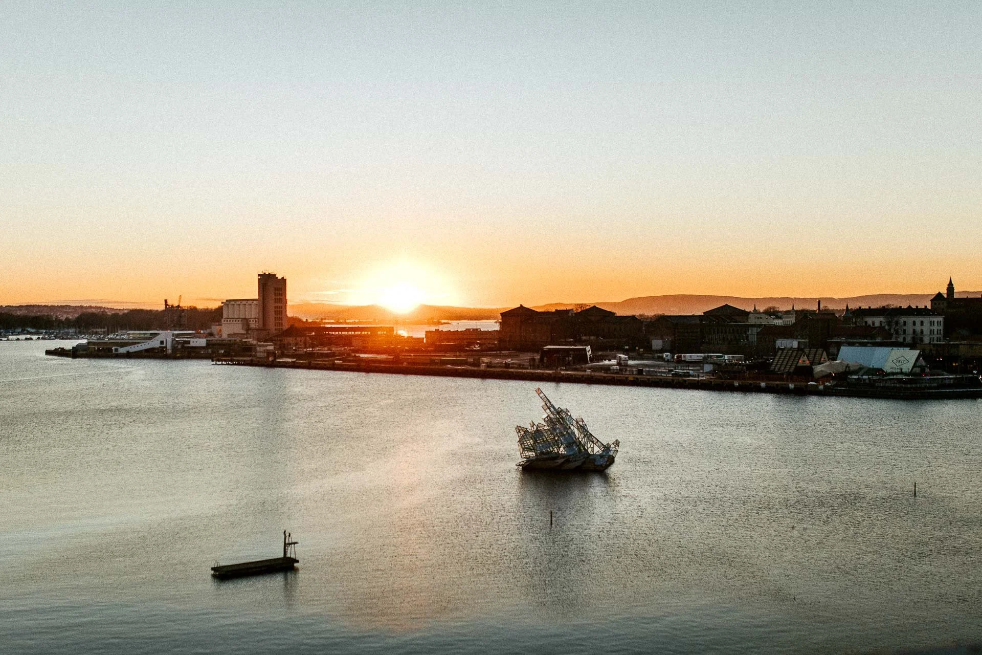 Fotografering av mennesker til bokprosjekt for Iman Meskini, utgitt på Pullman Publishing. Portrettene er fotografert i naturlig lys i Oslo. Operataket