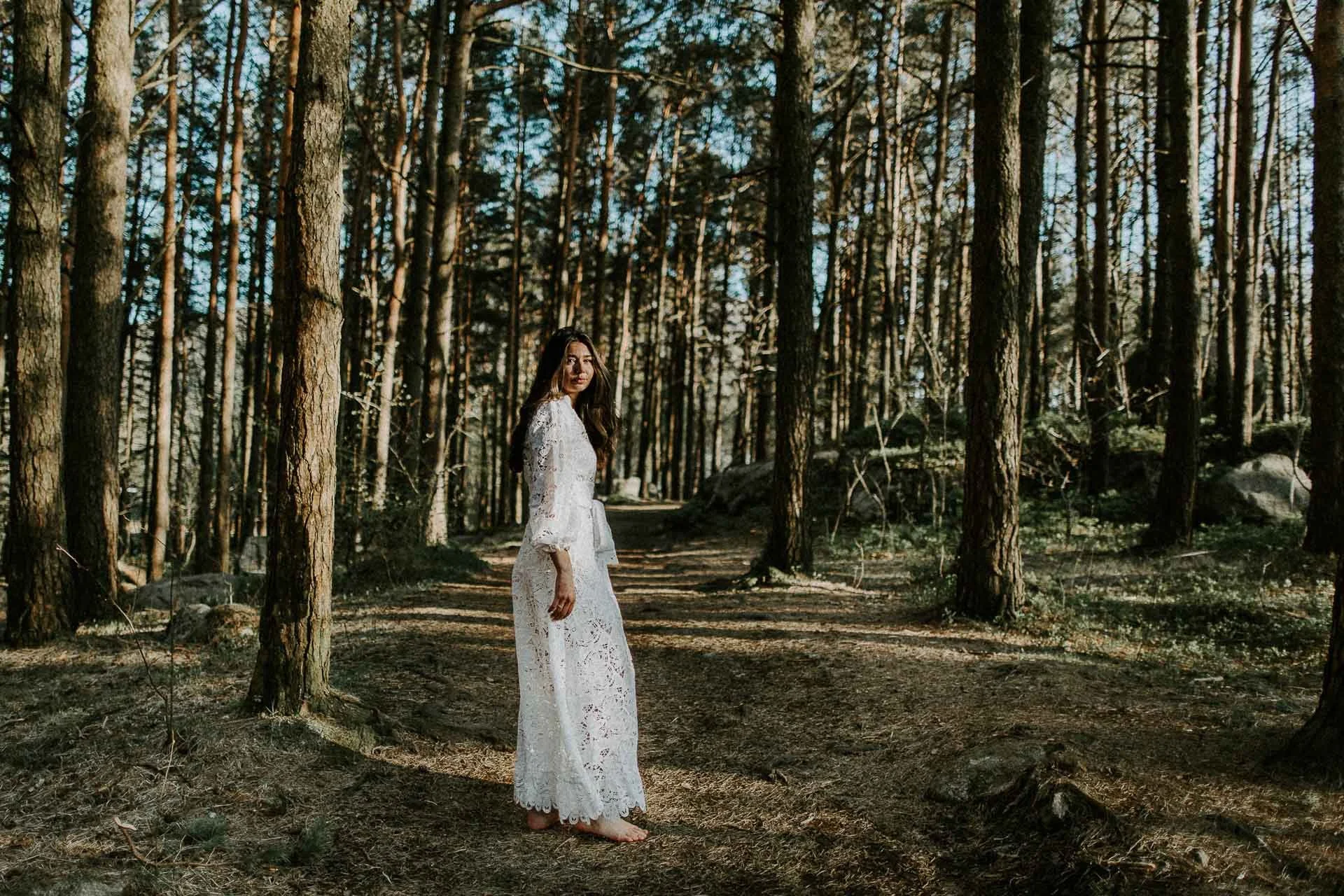 Bilder av modeller fra fotografering for Reli natur og fargerike plagg