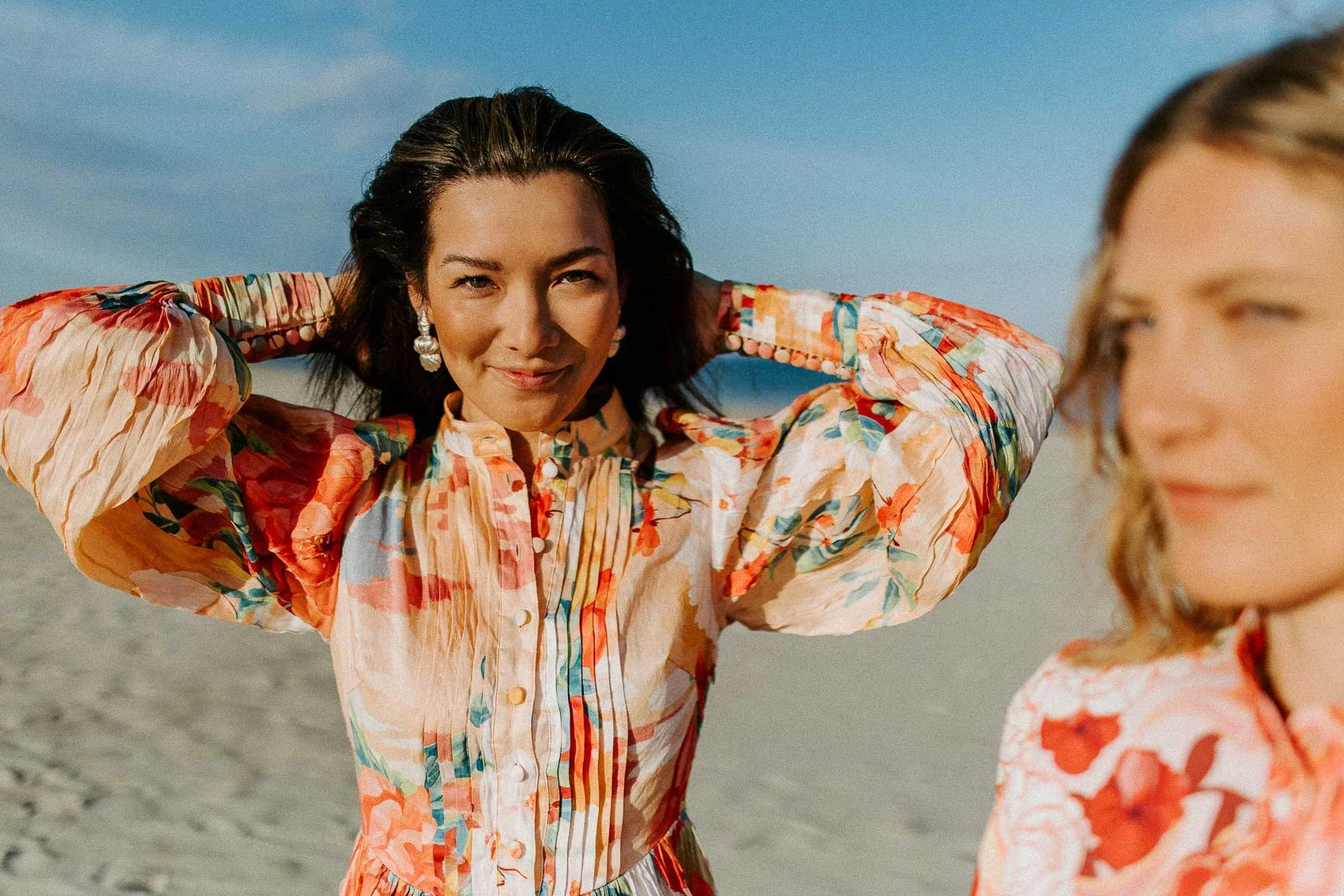 Bilder av modeller fra fotografering for Reli natur og fargerike plagg Hellestø