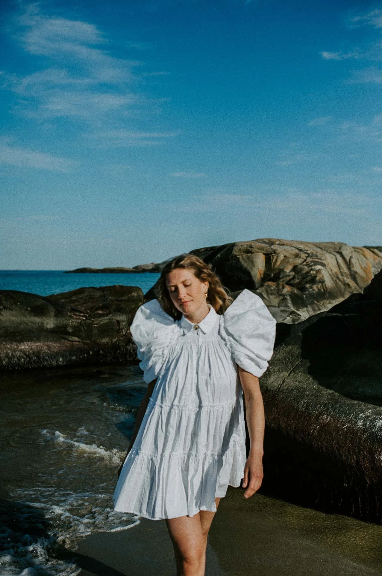 Bilder av modeller fra fotografering for Reli natur og fargerike plagg Hellestø