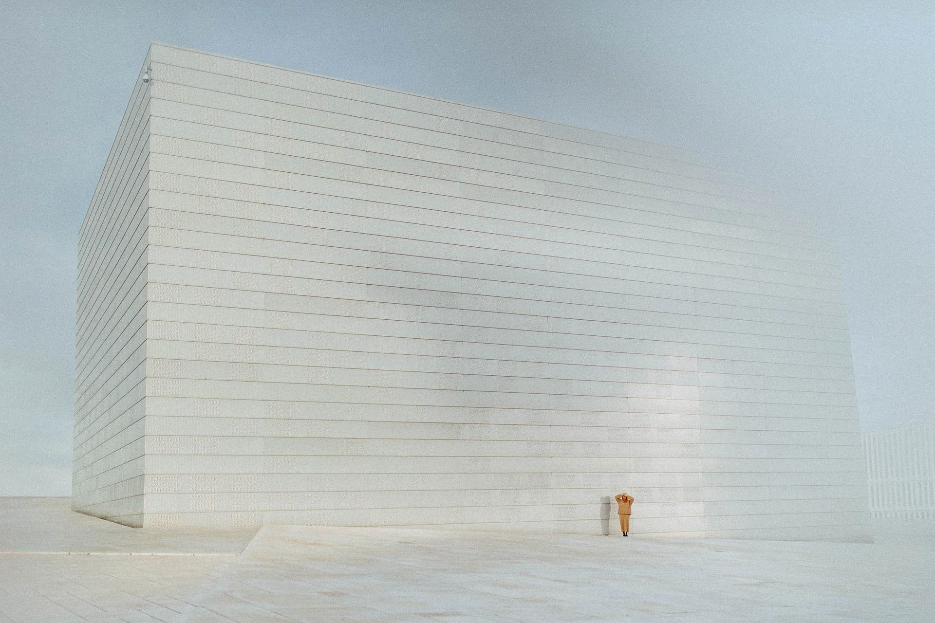 portrett av Iman Meskini  Fotografering av mennesker til bokprosjekt for Iman Meskini, utgitt på Pullman Publishing. Portrettene er fotografert i naturlig lys i Oslo. Operataket i oslo