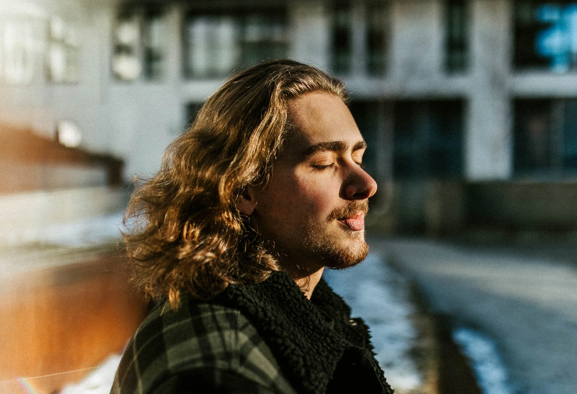 portrett av Daniel Devon  fotografering av mennesker til bokprosjekt for Iman Meskini, utgitt på Pullman Publishing. Portrettene er fotografert i naturlig lys i Oslo.
