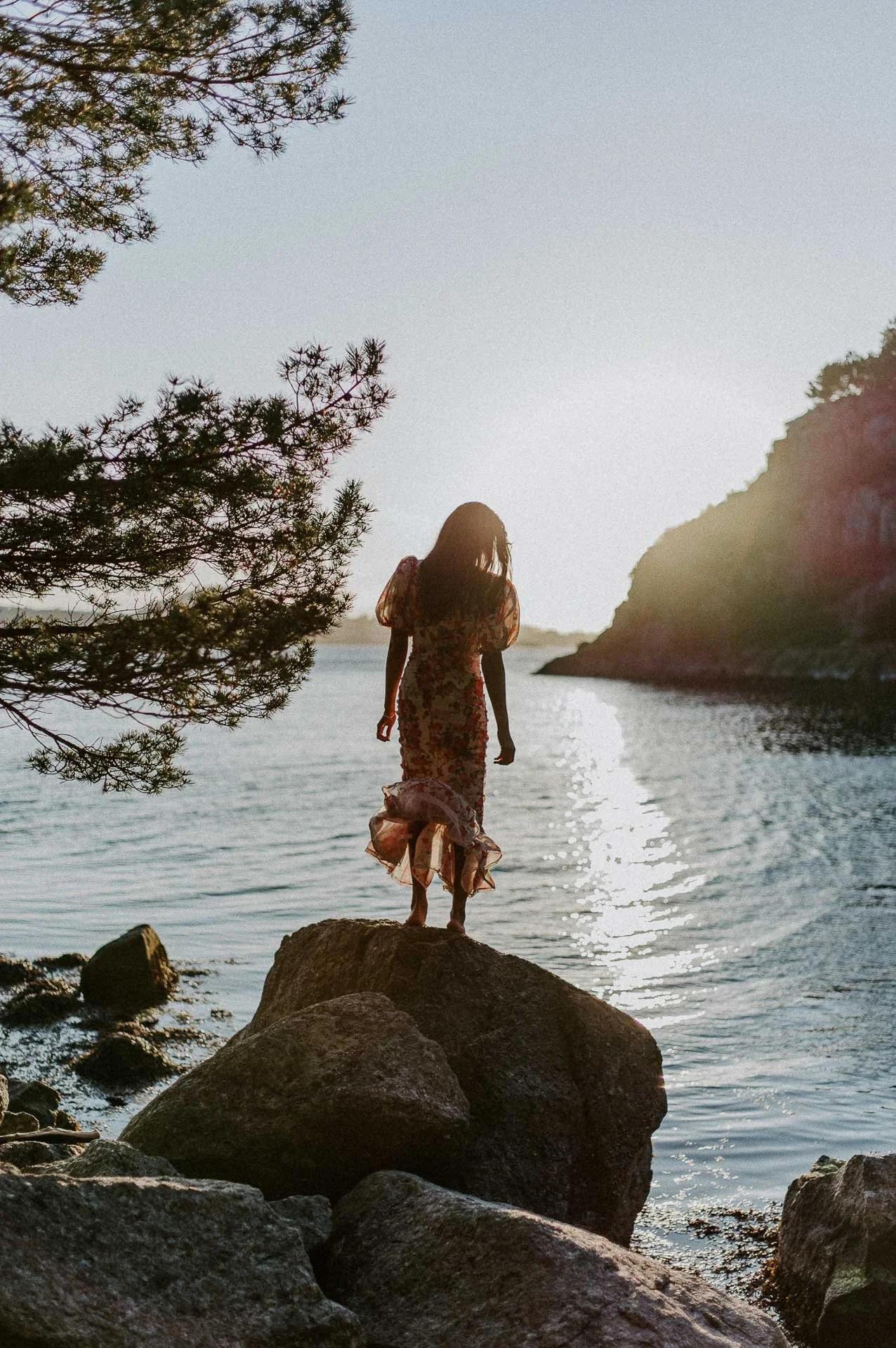 Bilder av modeller fra fotografering for Reli natur og fargerike plagg