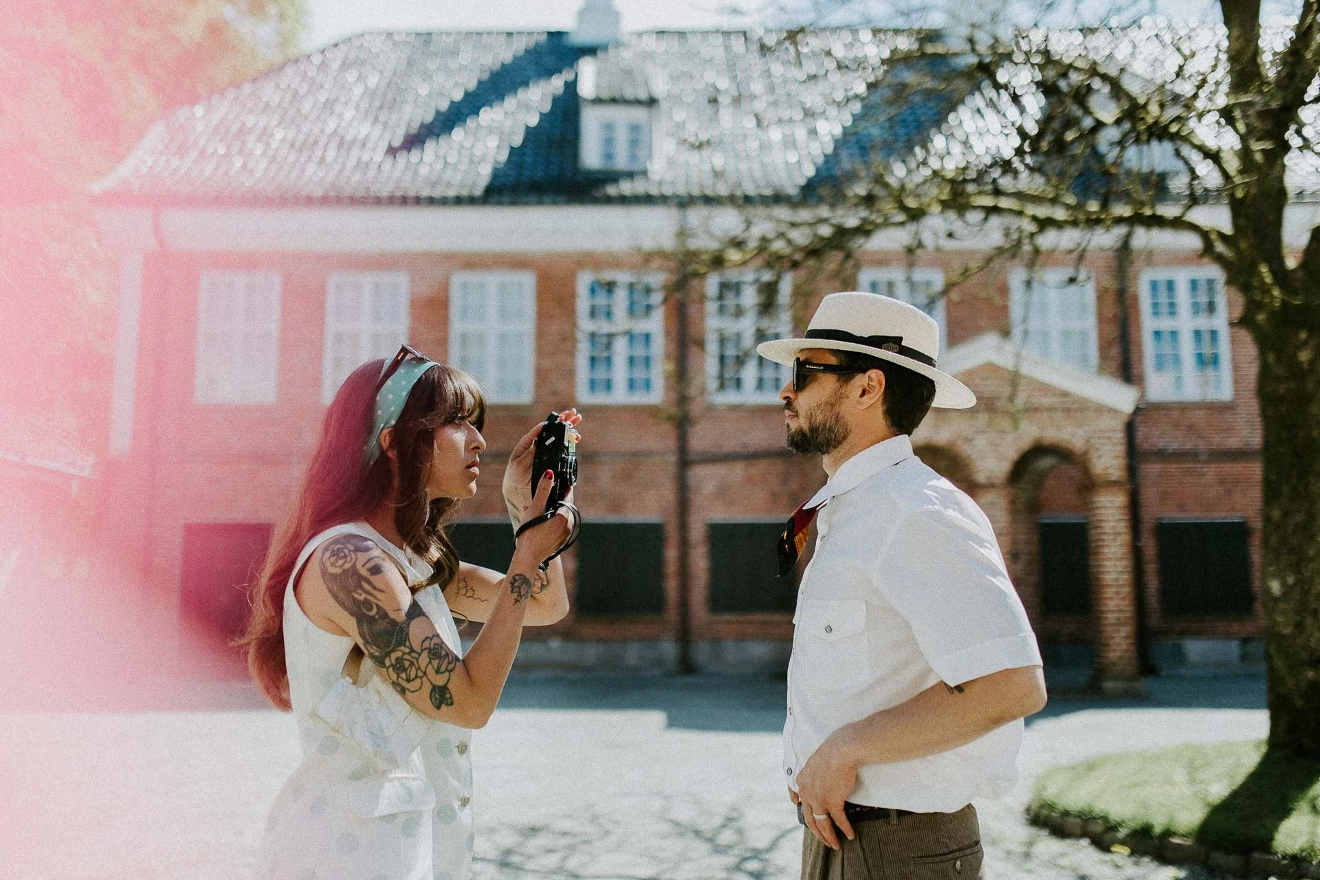 fashionshoot med modeller, en kvinne og en mann,  for paninaro vintage med stylist malin hovde tre ulike antrekk på hver av dem italiensk uttrykk 