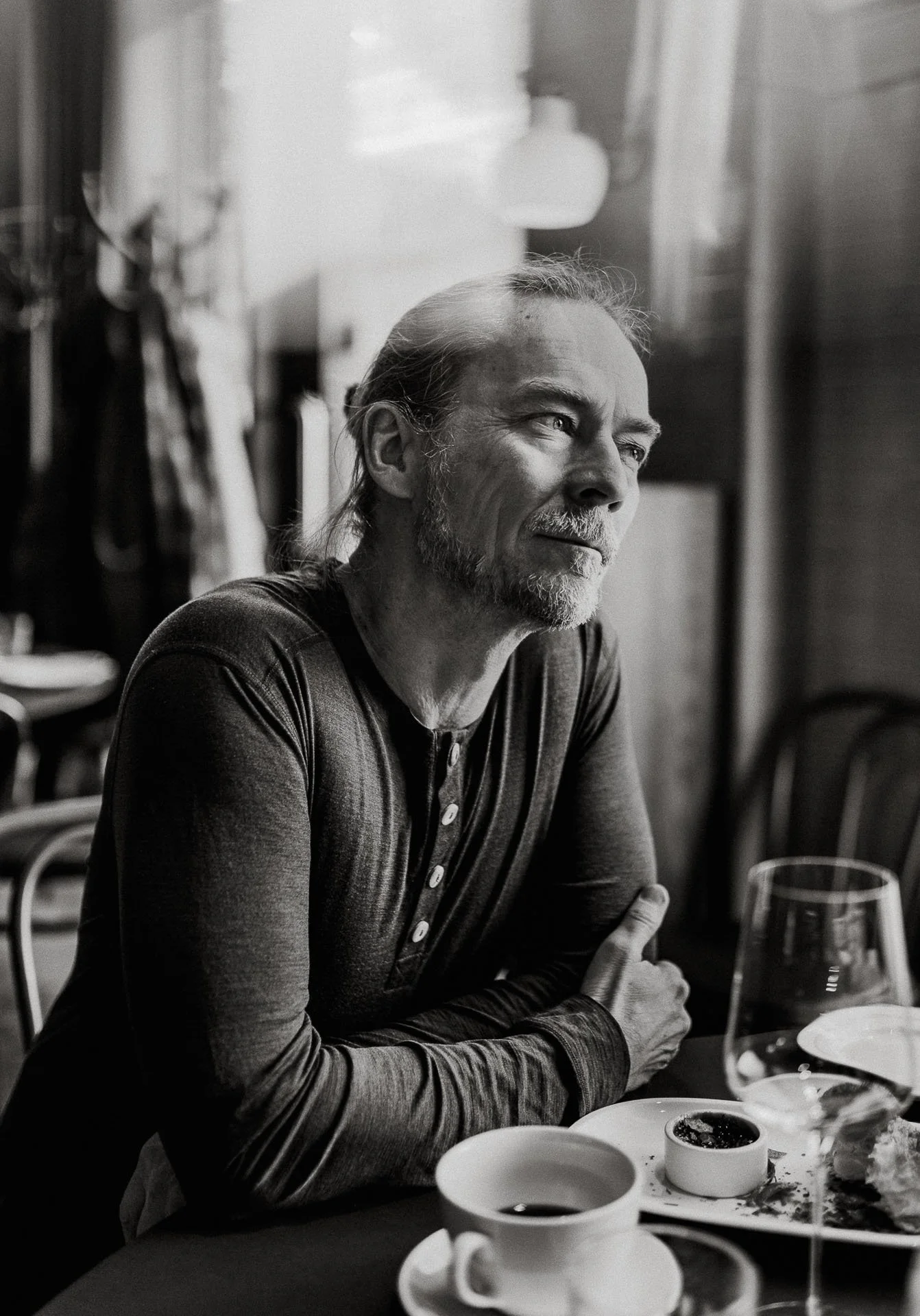 portrett av Peder Kjøs Fotografering av mennesker til bokprosjekt for Iman Meskini, utgitt på Pullman Publishing. Portrettene er fotografert i naturlig lys i Oslo. 