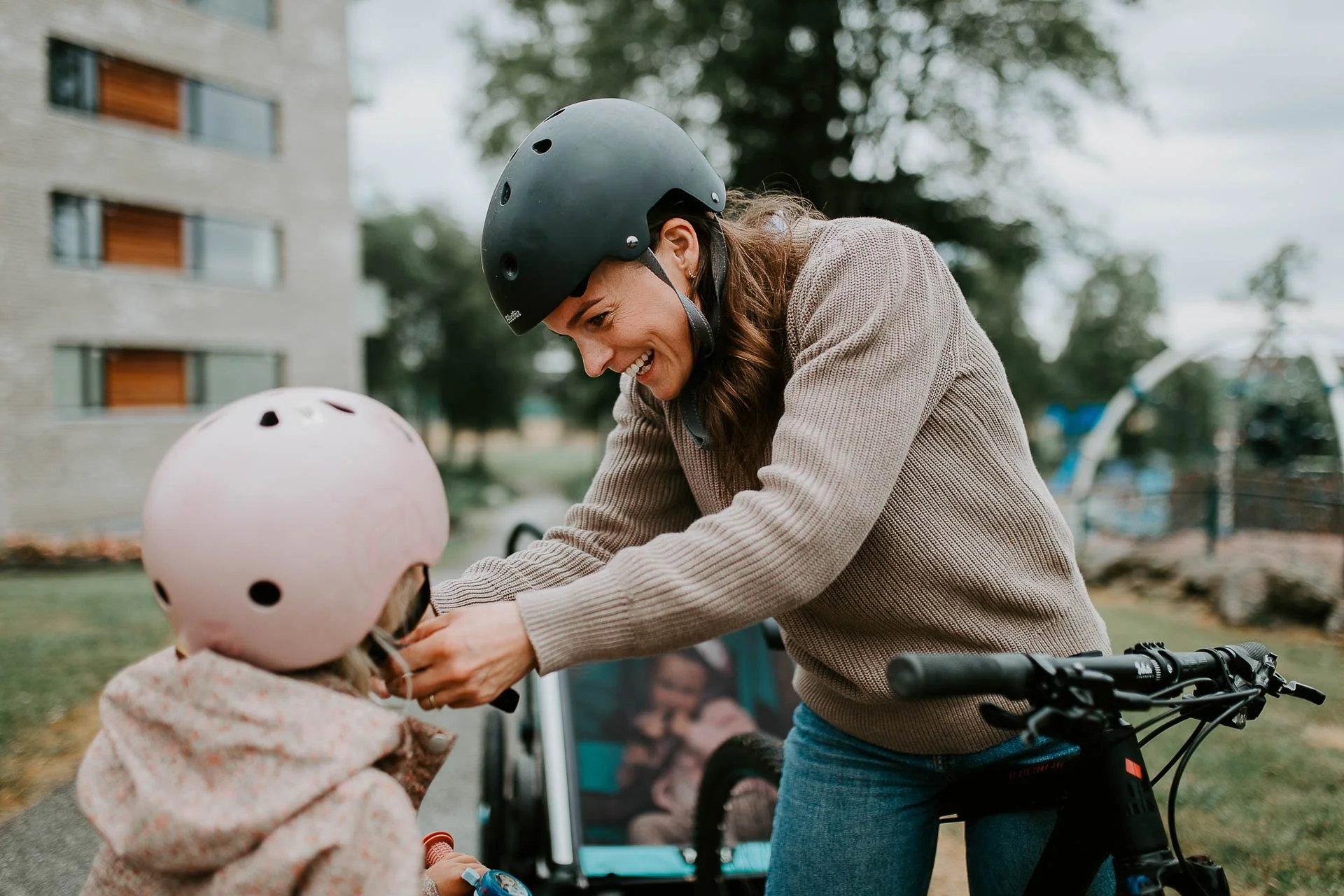 Bilder av modeller fra fotografering for Kolumbus natrulig lys og situasjonsbilder til bruk i større kampanje