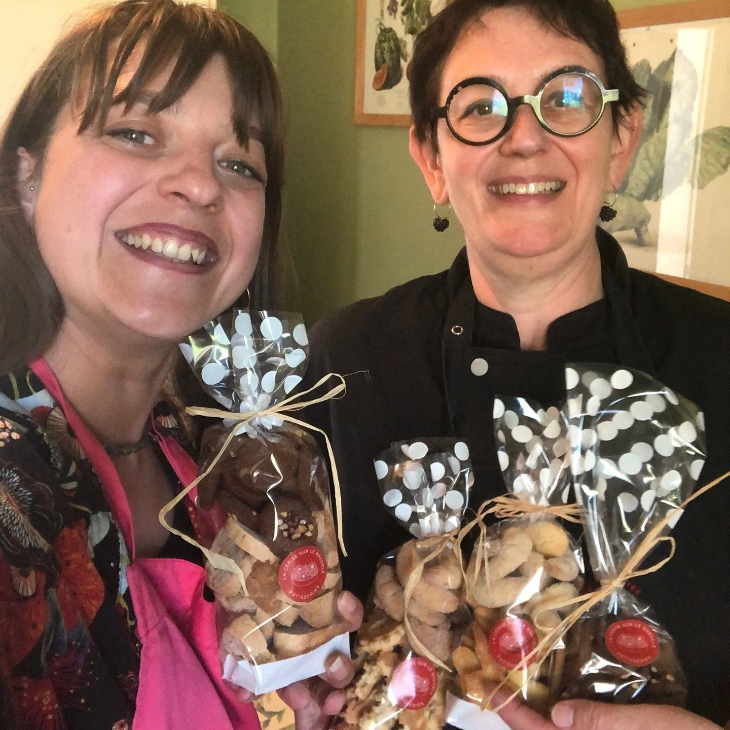 J'ai eu la chance d'avoir la visite de Julie de @francebylocals , qui vient faire une petite semaine de rencontre avec ses diff&eacute;rents partenaires en Alsace !  Quand on peut partager la tradition des Bredele avec une fille de Marseille, quand l