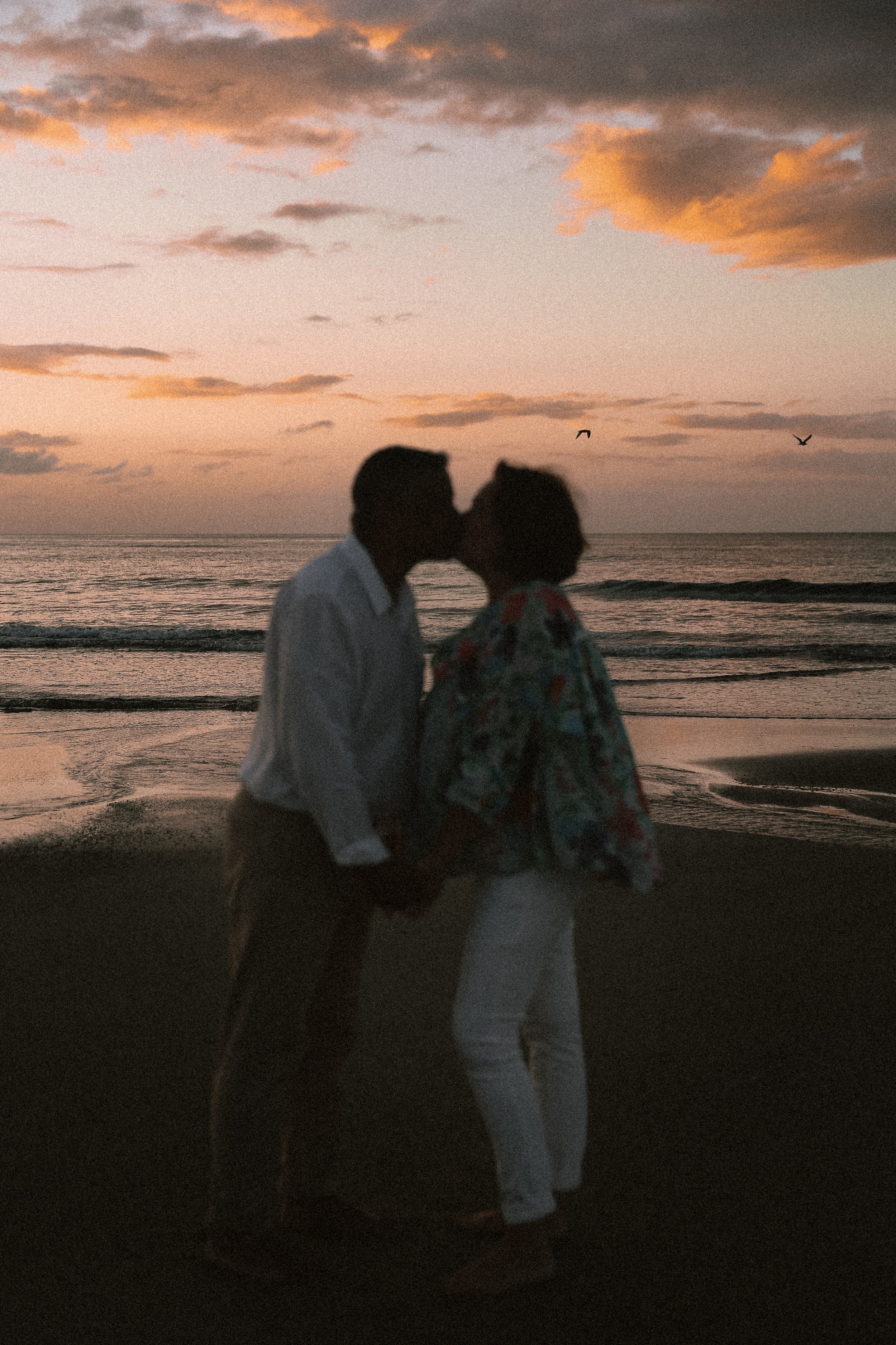 Photographe couple Photographe engagement Photographe Elopement authentique spontané vintage Cherbourg Manche Normandie