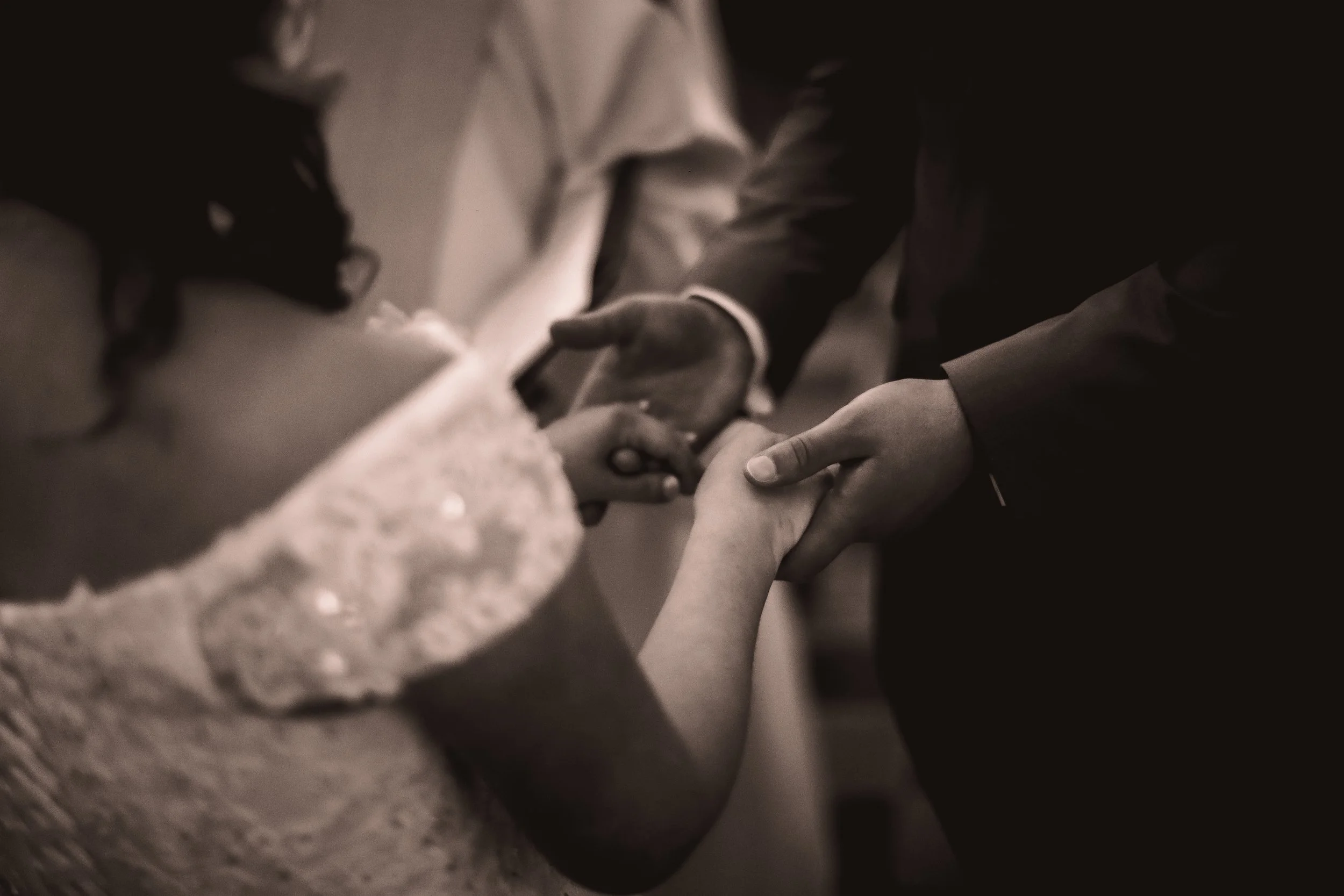 Photographe mariage émotion documentaire edito authentique Cherbourg Manche Normandie France Europe