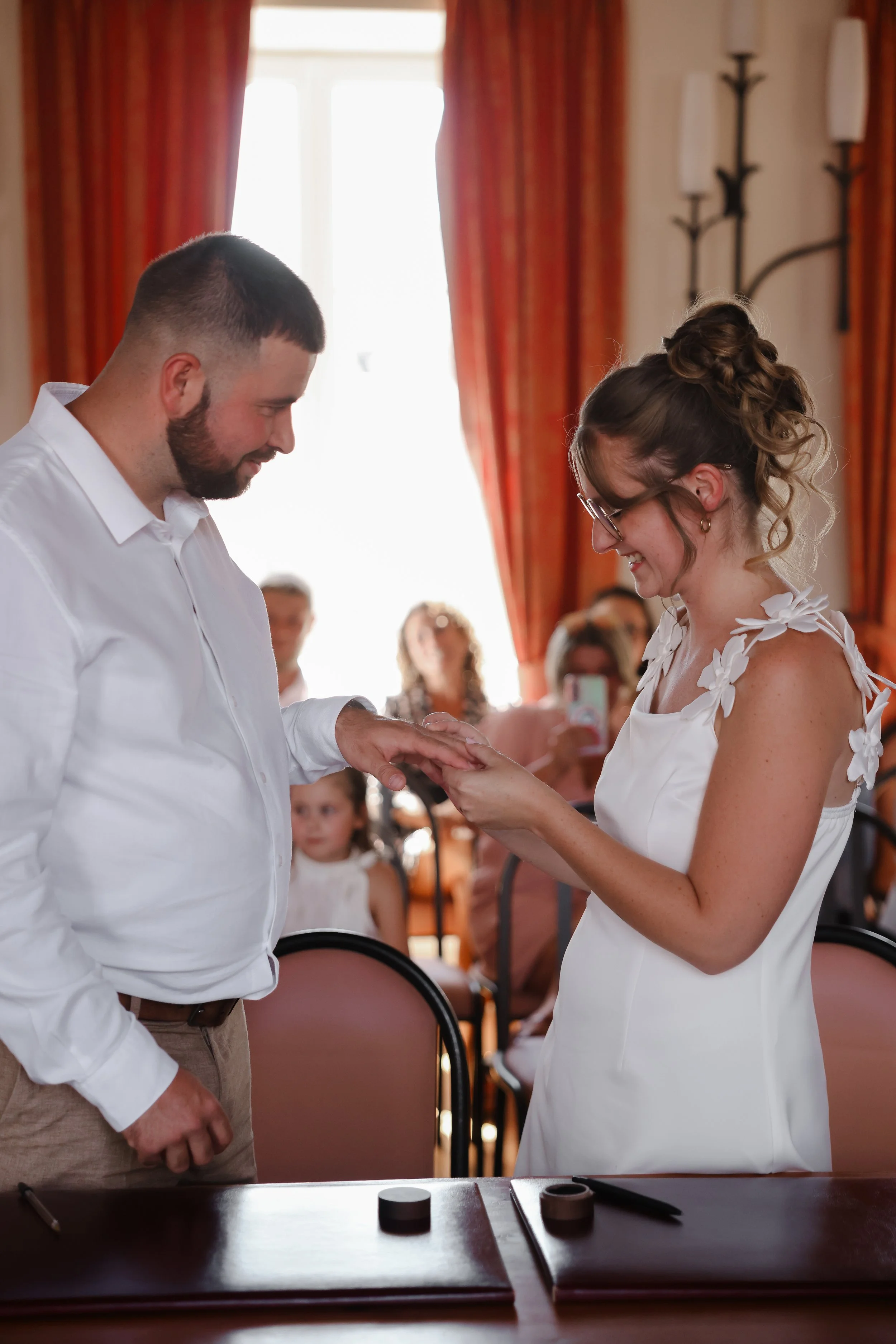 Stessy Lemasle 
Photographe mariage 
Mairie Sainte-Pierre-Eglise
Repas de mariage au Restaurant le Panoramique à Saint-Vast-La-Hougue
Normandie