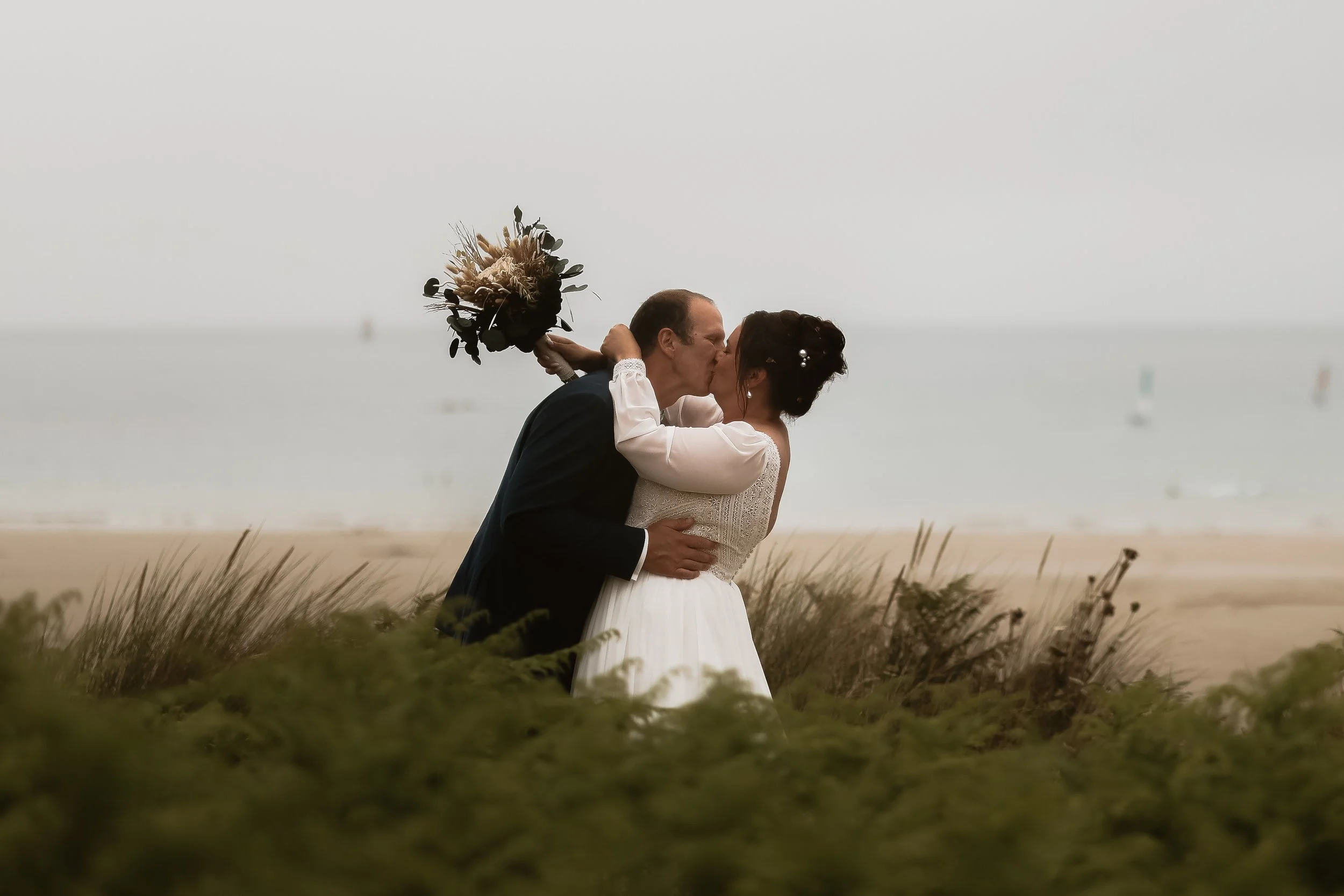 Photographe mariage émotion documentaire edito authentique Cherbourg Manche Normandie France Europe