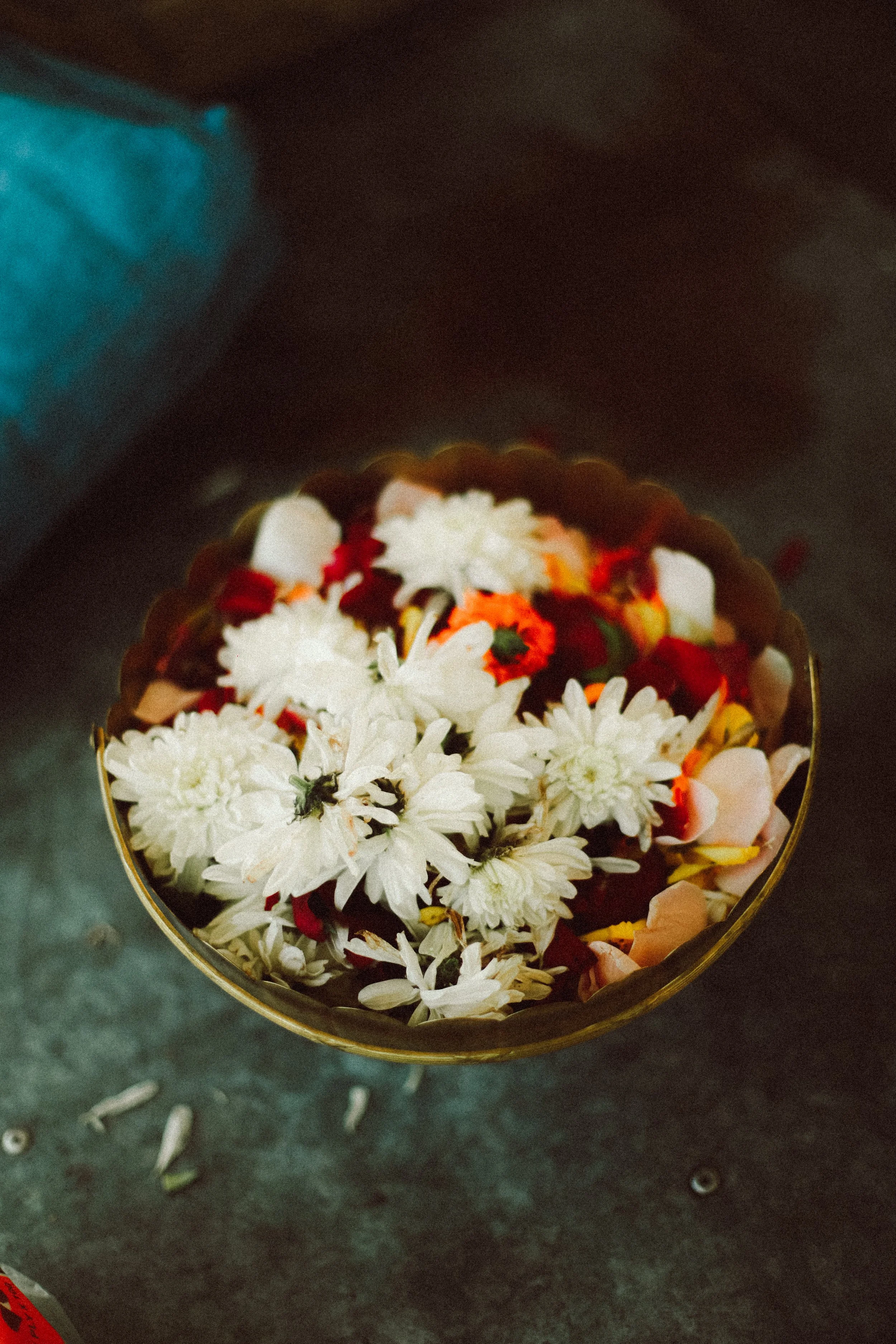 Plongez dans un mariage tamoul à l’île Maurice au temple Sri Mariamman Thirukovil Berthaud à Quatre-Bornes : une cérémonie authentique, colorée et riche en émotions, idéale pour un destination wedding unique.