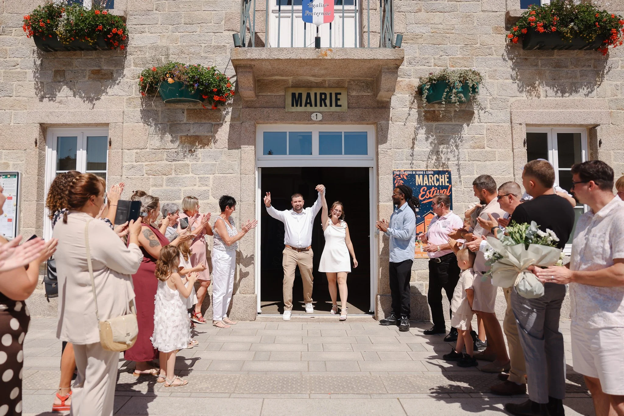 Stessy Lemasle 
Photographe mariage 
Mairie Sainte-Pierre-Eglise
Repas de mariage au Restaurant le Panoramique à Saint-Vast-La-Hougue
Normandie