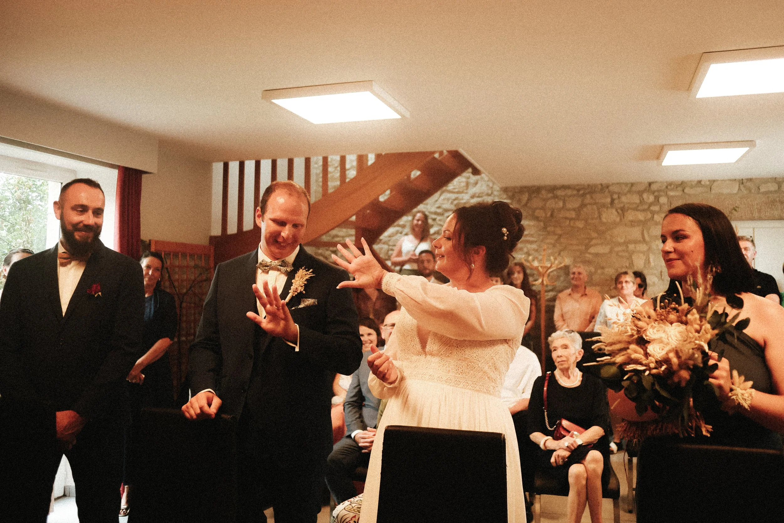 Photographe de mariage civil Cherbourg Manche Normandie 
Mairie de Sainte-Croix-Hague
Photos numériques digital et photos polaroïd 