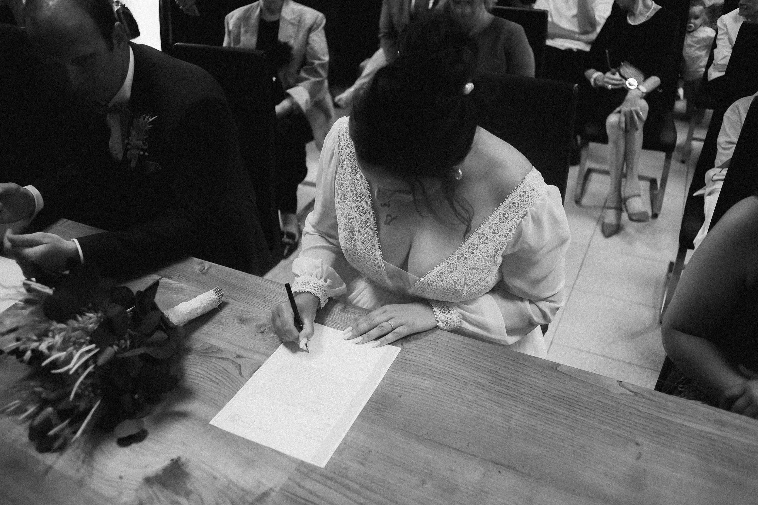 Photographe de mariage civil Cherbourg Manche Normandie 
Mairie de Sainte-Croix-Hague
Photos numériques digital et photos polaroïd 