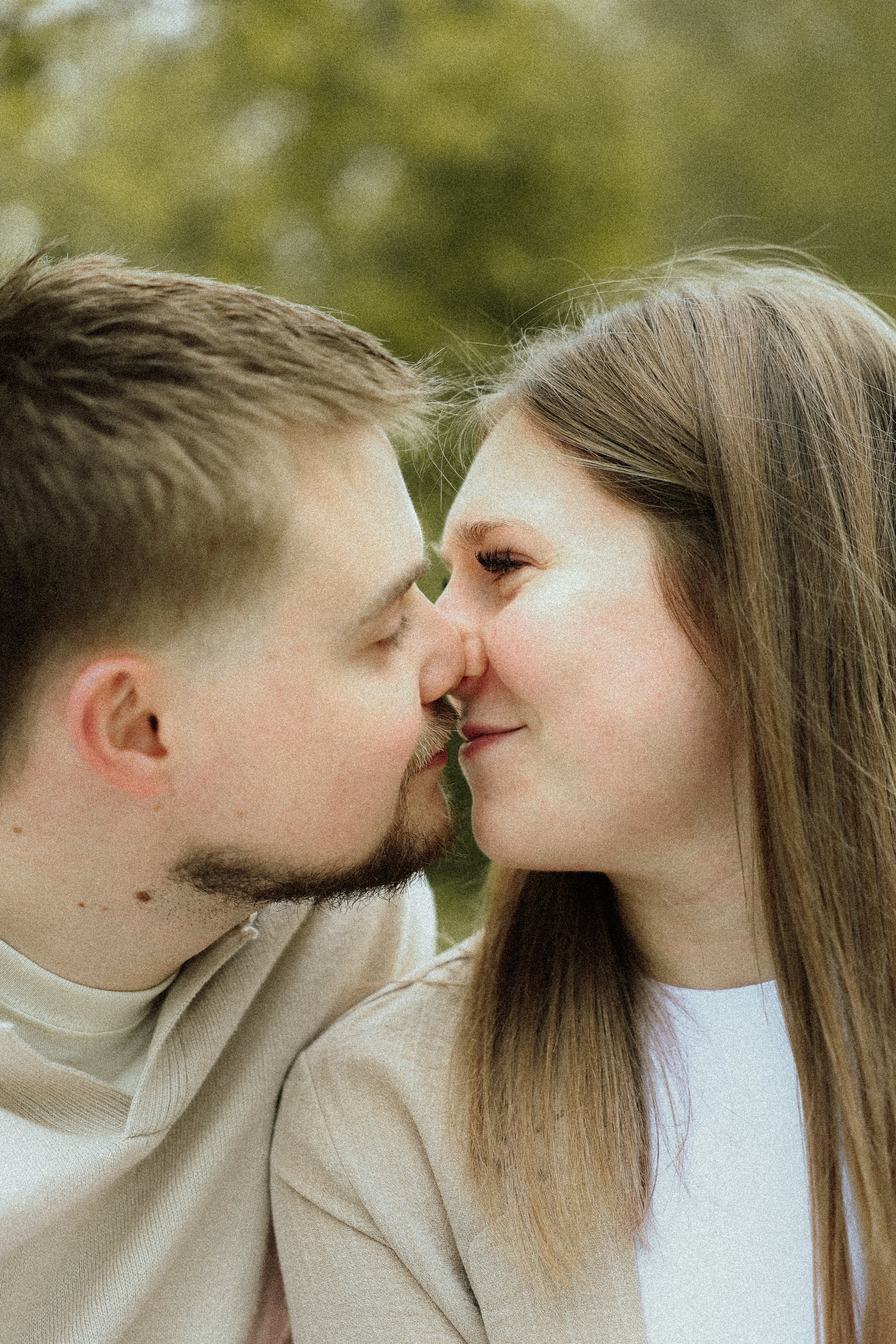 Photographe couple Photographe engagement Photographe Elopement authentique spontané vintage Cherbourg Manche Normandie