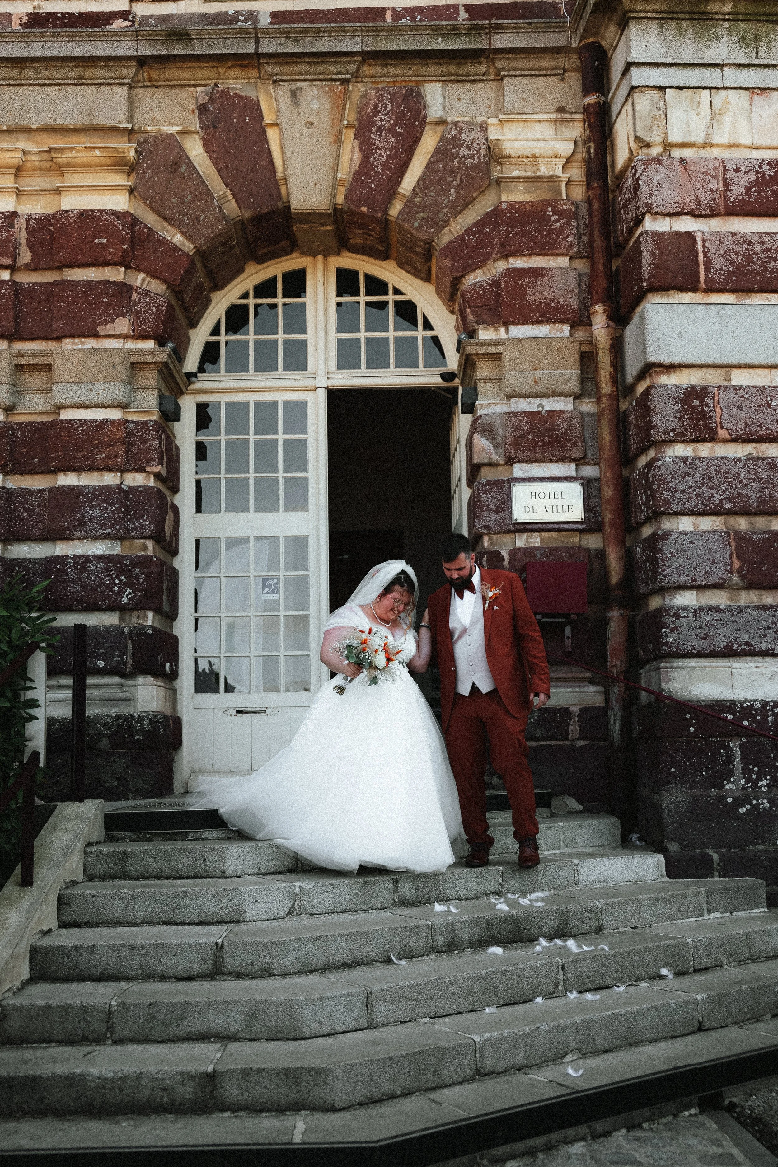 Photographe de mariage civil Cherbourg Manche Normandie 
Mairie de Torigny-Les-Villes
Photos numériques digital et photos polaroïd