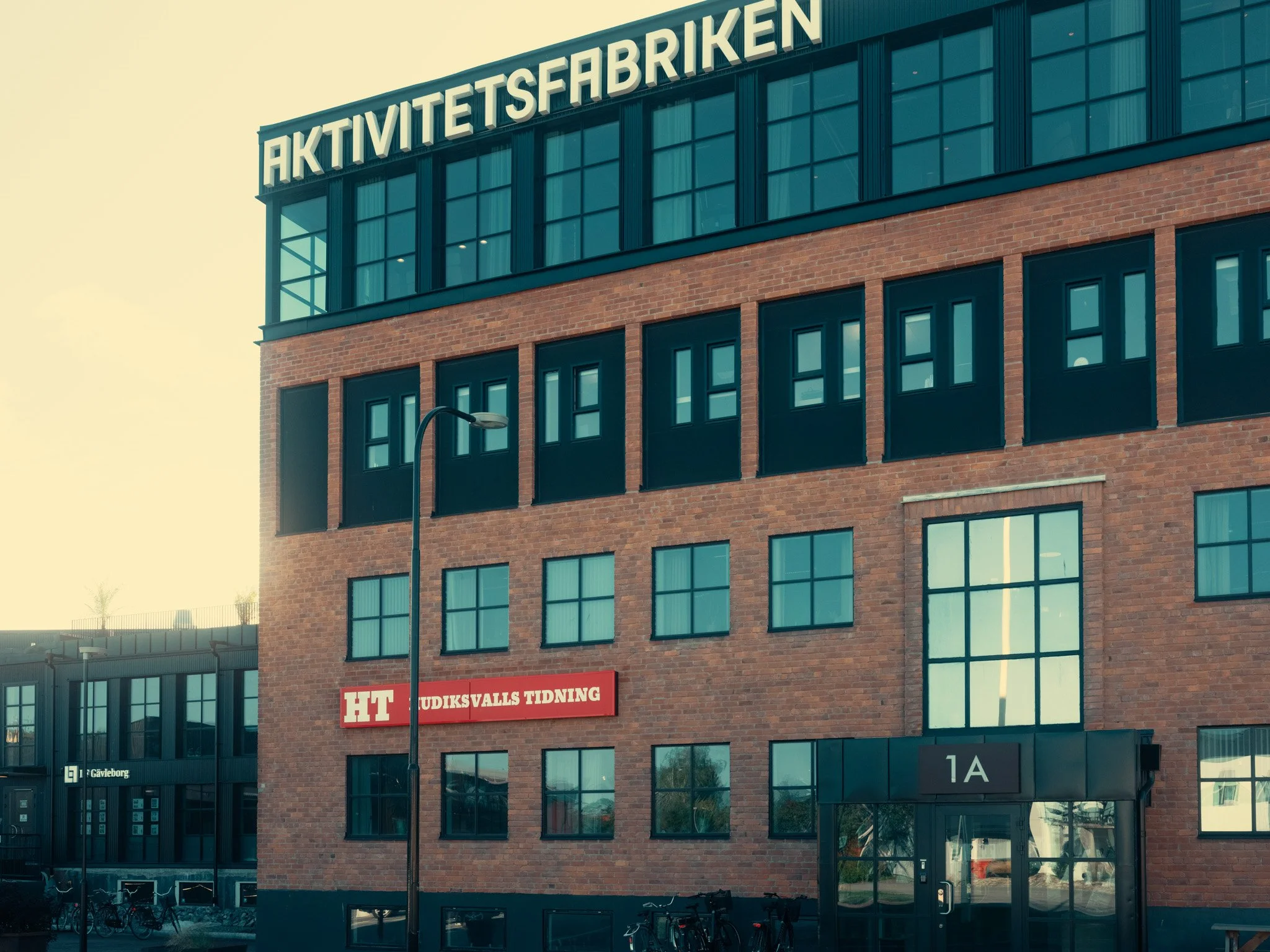 The Crane Hotel växer fram i Hudiksvalls gamla kranfabrik