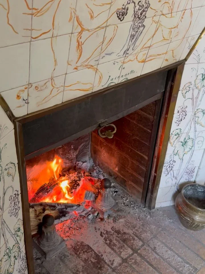 November recap on this 1st day of Advent 🕯️✨

1. my happy place 🔥
2. cocktail hour avec le Soleil | @pallocantoine
3. Spookie au pays des r&ecirc;ves 🐶
4. instants parisiens 
5. L&rsquo;Ange Exterminateur s&rsquo;invite &agrave; CDG 🧸🐑👼
6. Soph