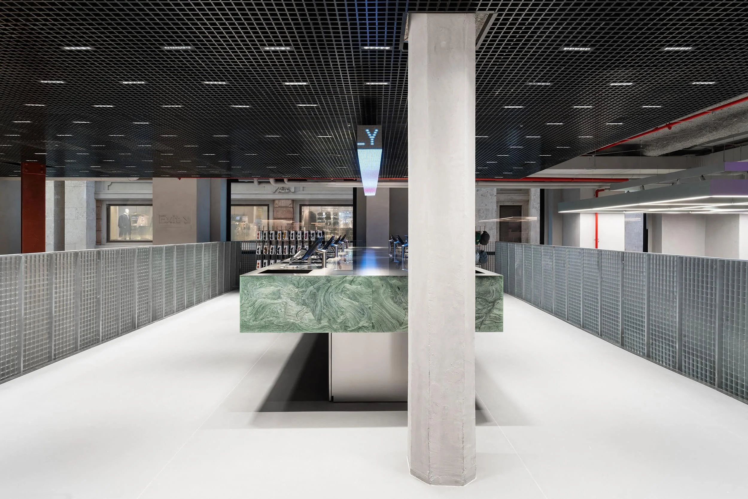 OMA BERSHKA 11.jpg