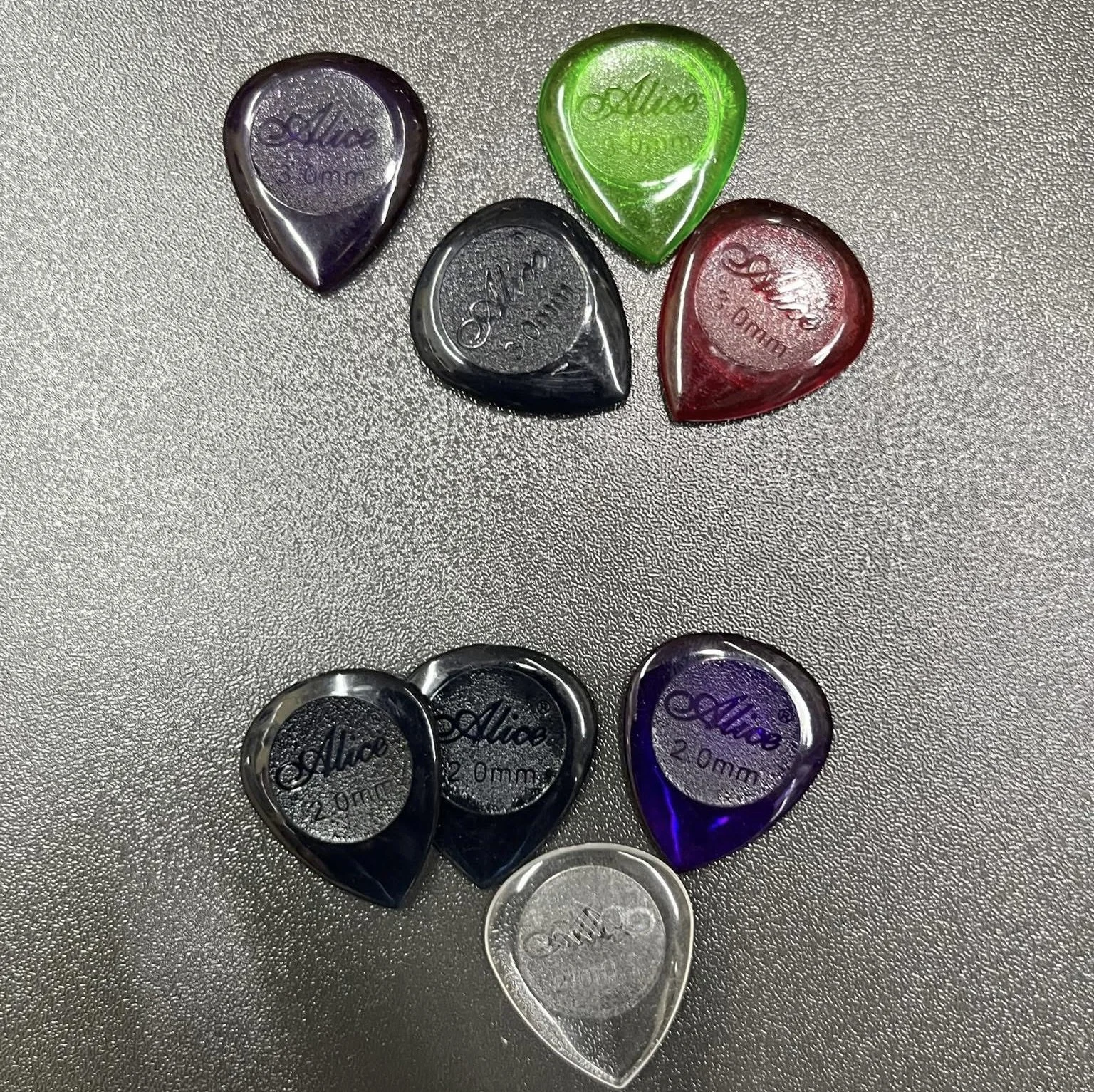 Water drop picks 3mm (4pcs)