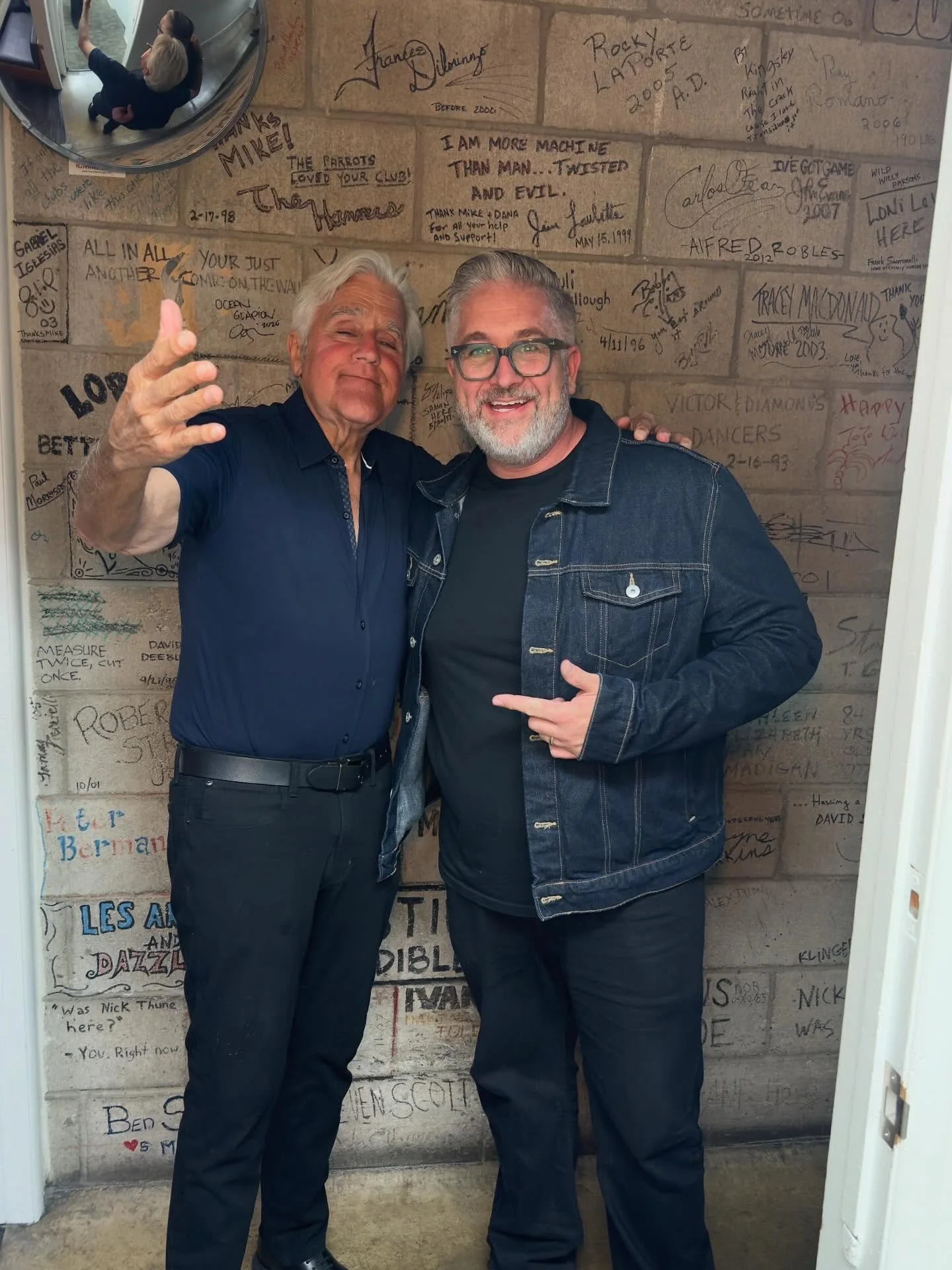 Great end to a weekend @comedyandmagicclub getting to share the stage with @jaylenosgarage and @jimmybroganhaha 

Mom was here and got to meet Jay which was so fun.