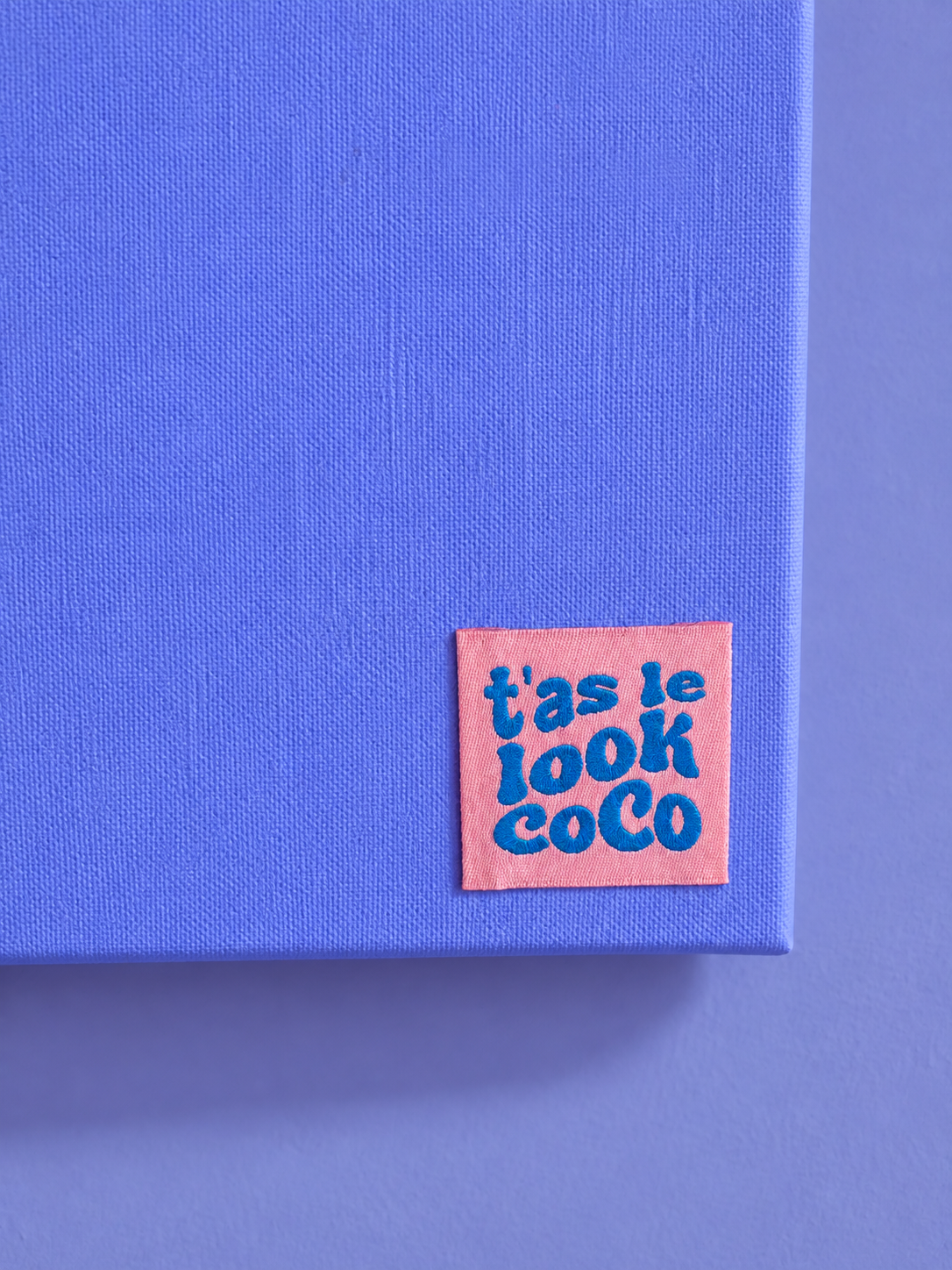 Toile lavande et étiquette rose rétro.png