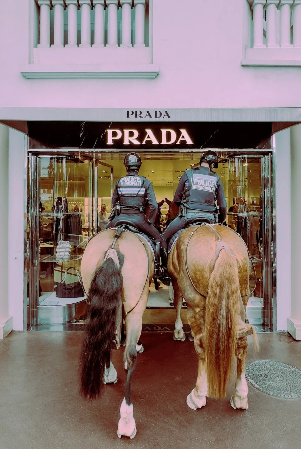 PRADA POLICE
from 195€