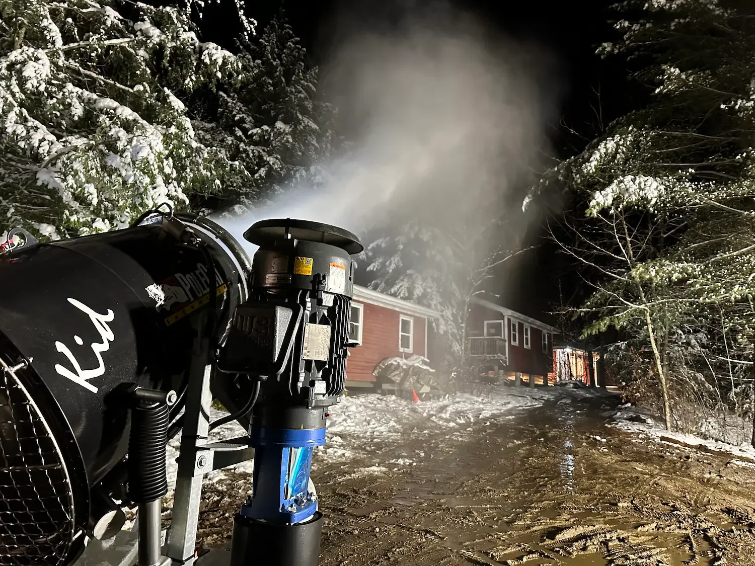 SMI Snowmakers onboard booster pump on a Kid Polecat snow machine.