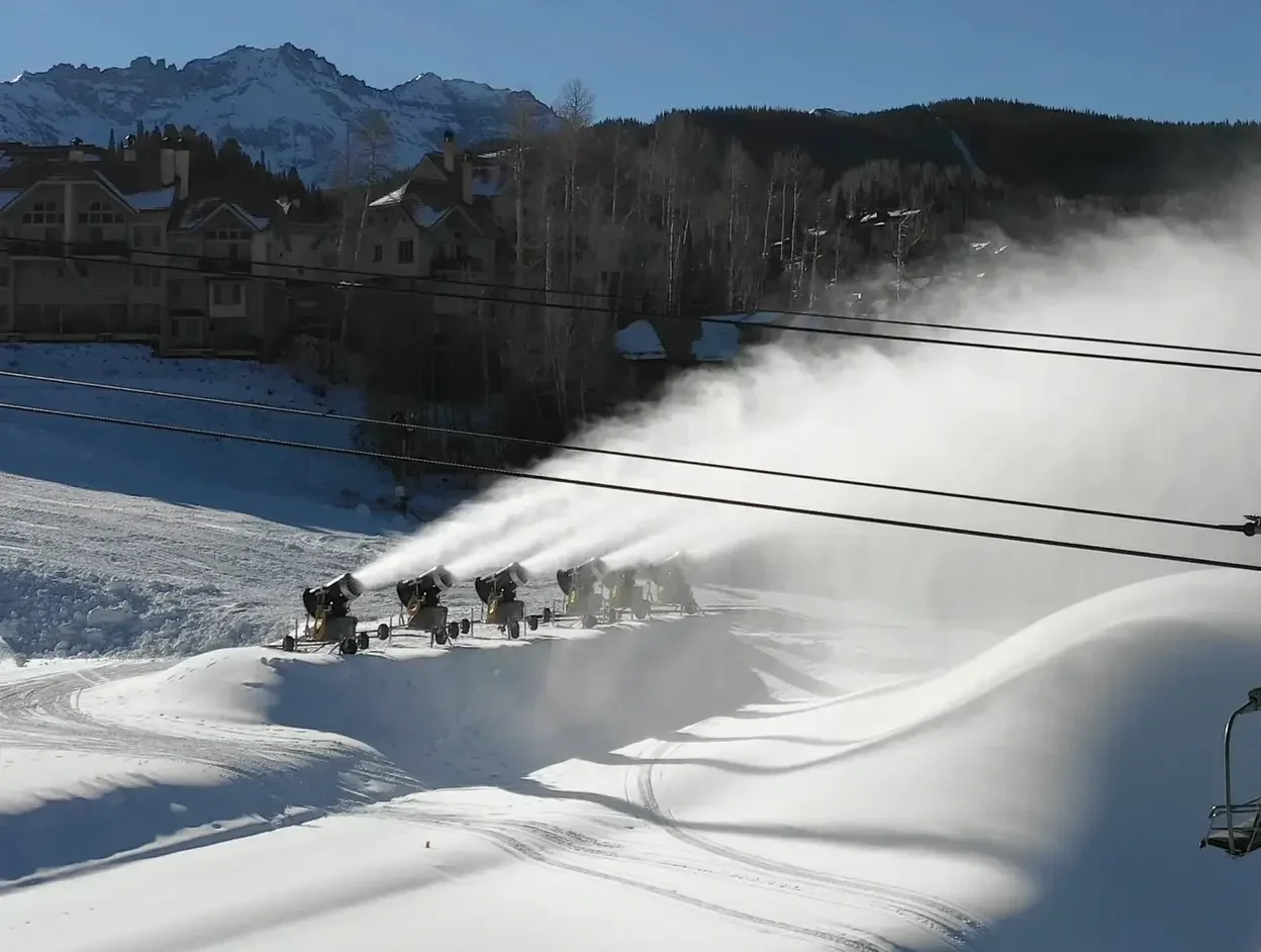 SMI Super Puma Snowmakers