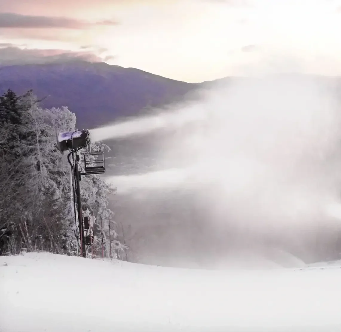 SMI Super Polecat Snowmaker at Fujimi, Japan