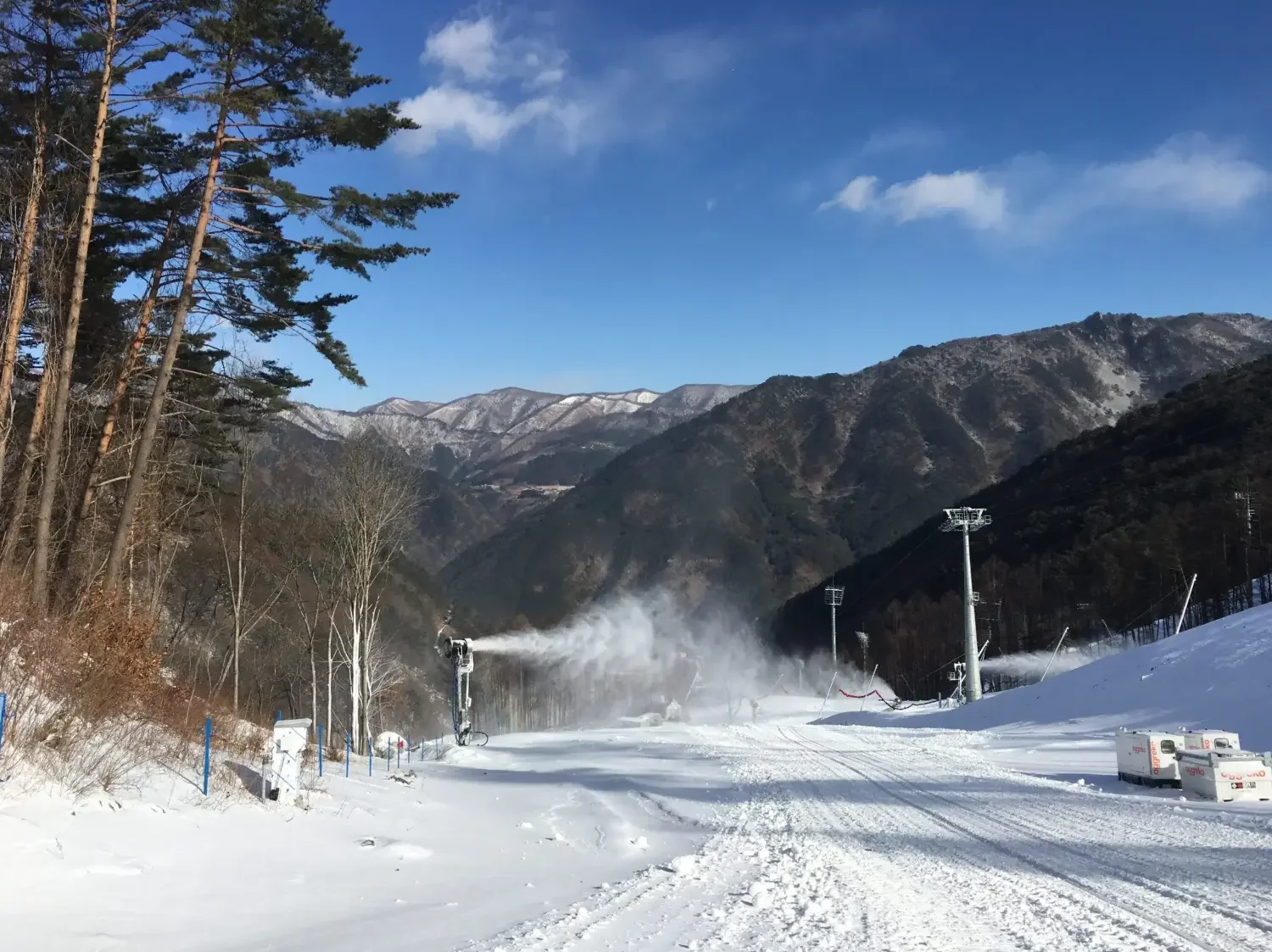 SMI Super Polecat snowmaker at Jeongseon Alpine Center, South Korea