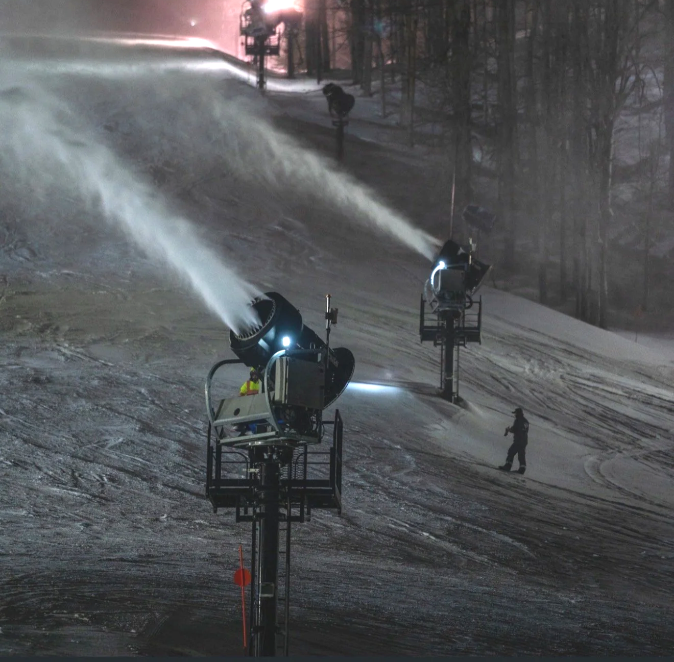 SMI Super Polecat snow machines on Denali Tower mounts.