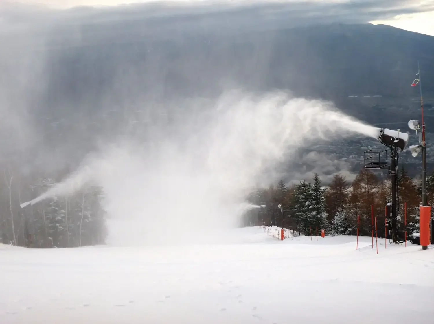 SMI Super Polecat Snowmaker at Fujimi, Japan