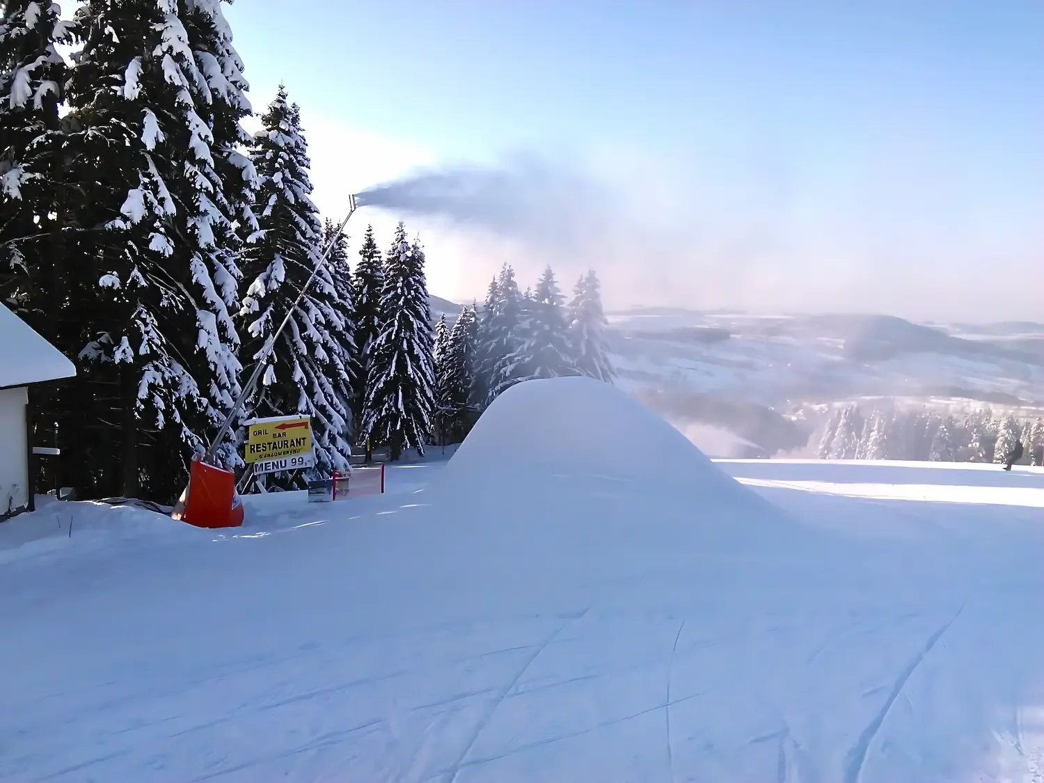 Stick Snow Machine Overview Photo