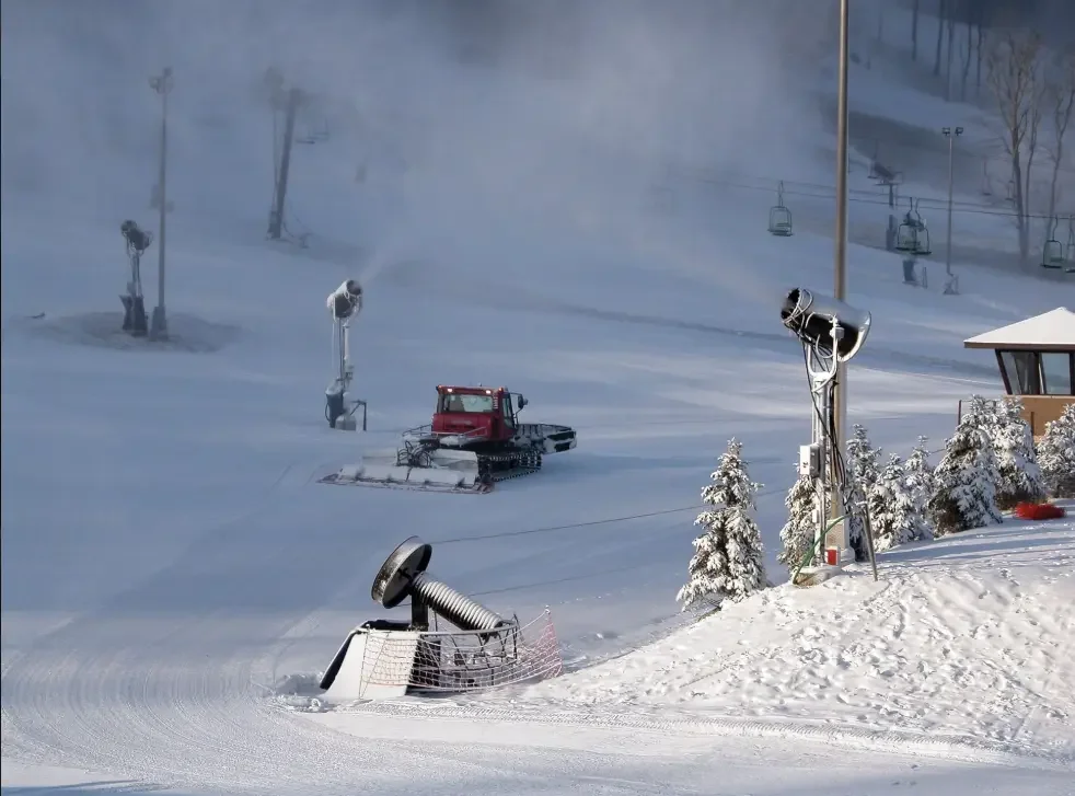 SMI Standard Polecat snow machines at Perfect North, IN