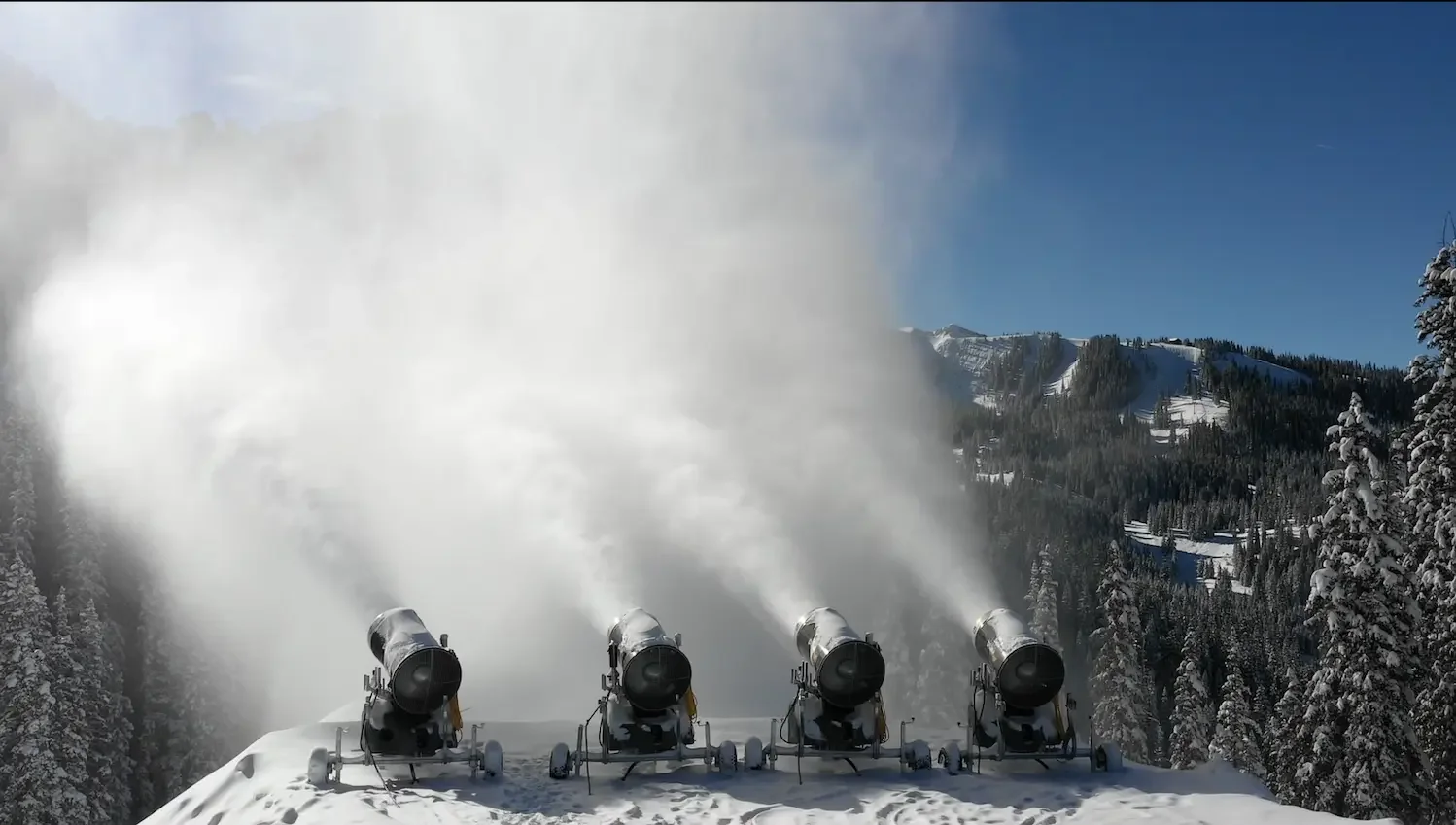 SMI Super Puma Snowmachines making snow